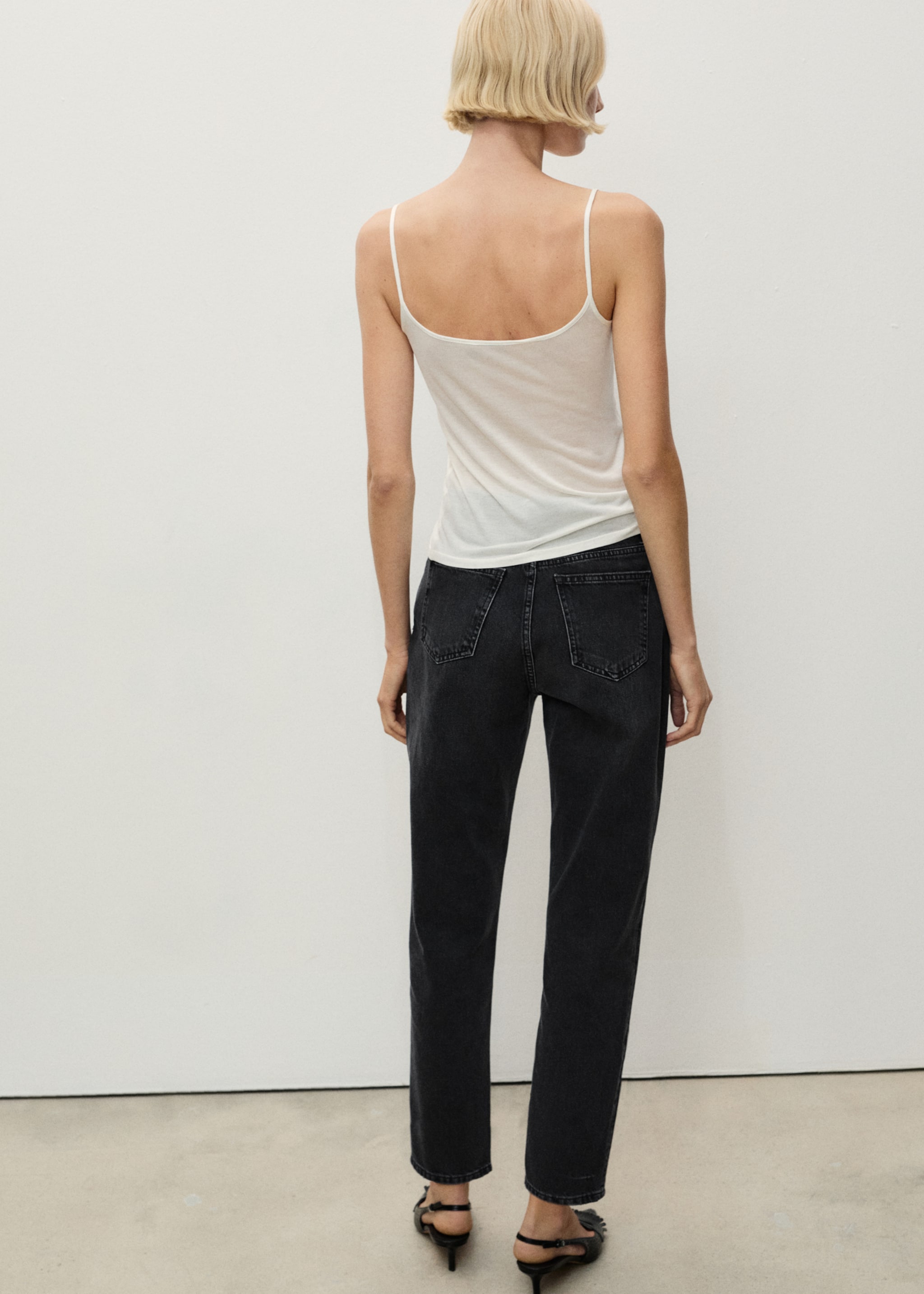 Mom2000 high-rise jeans - Reverse of the article