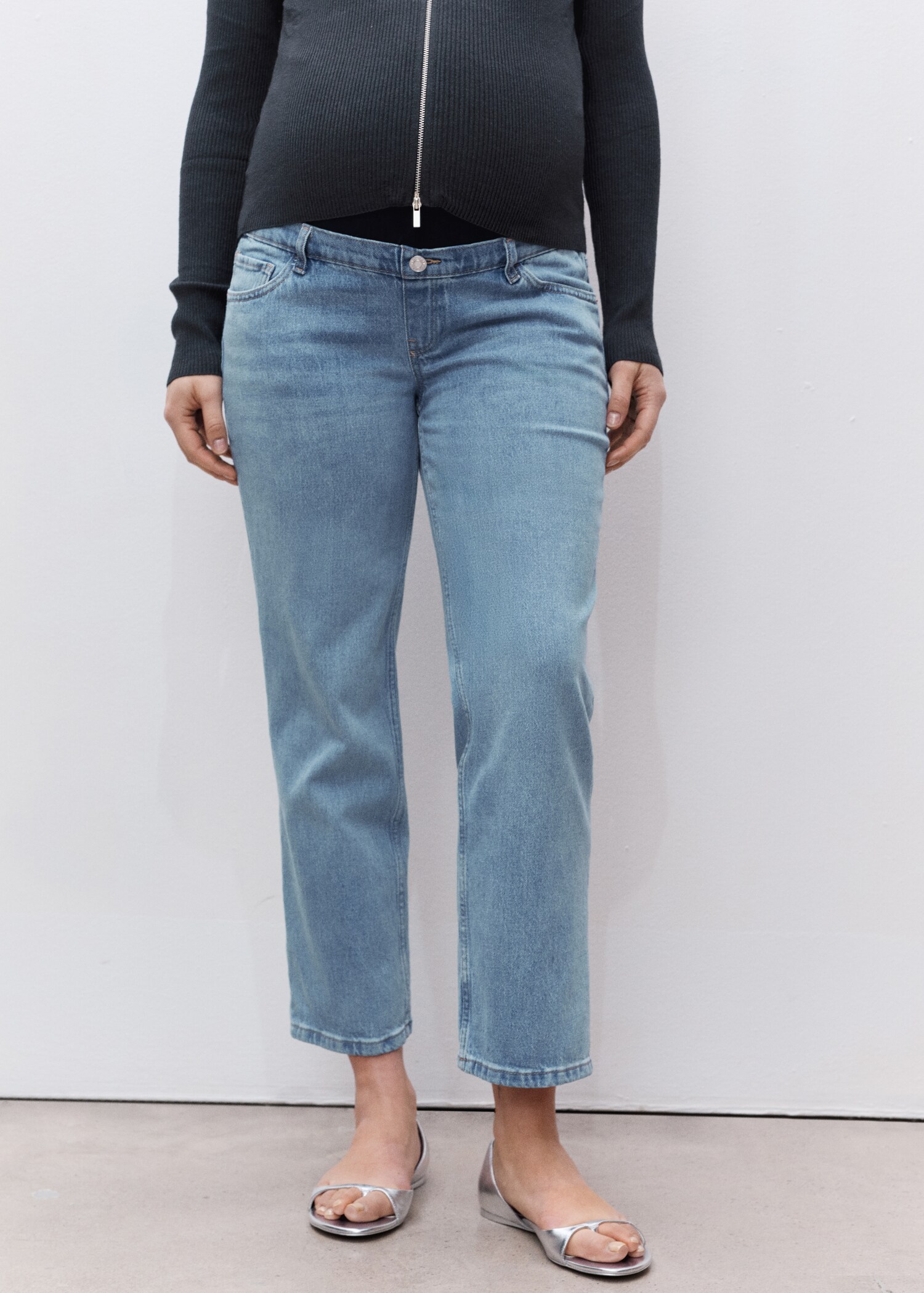 Jeans rectos premamá - Plano medio