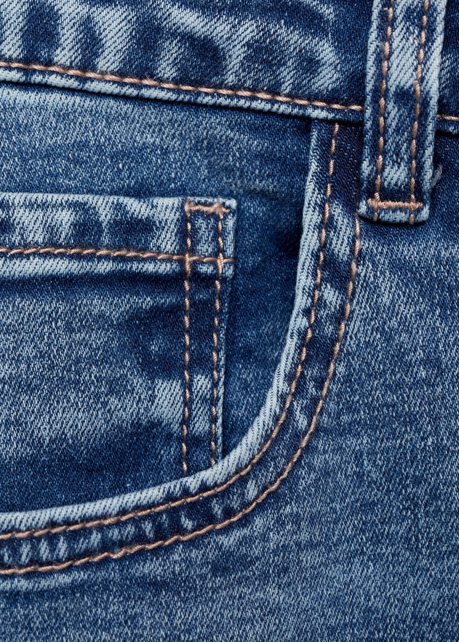 Jeans com pormenores bordados - Pormenor do artigo 8