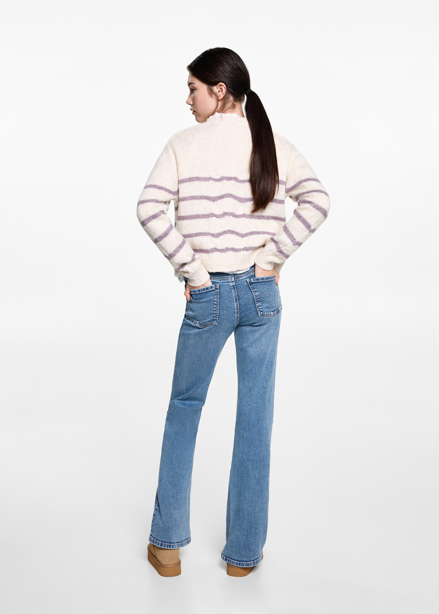 Jeans com pormenores bordados - Verso do artigo