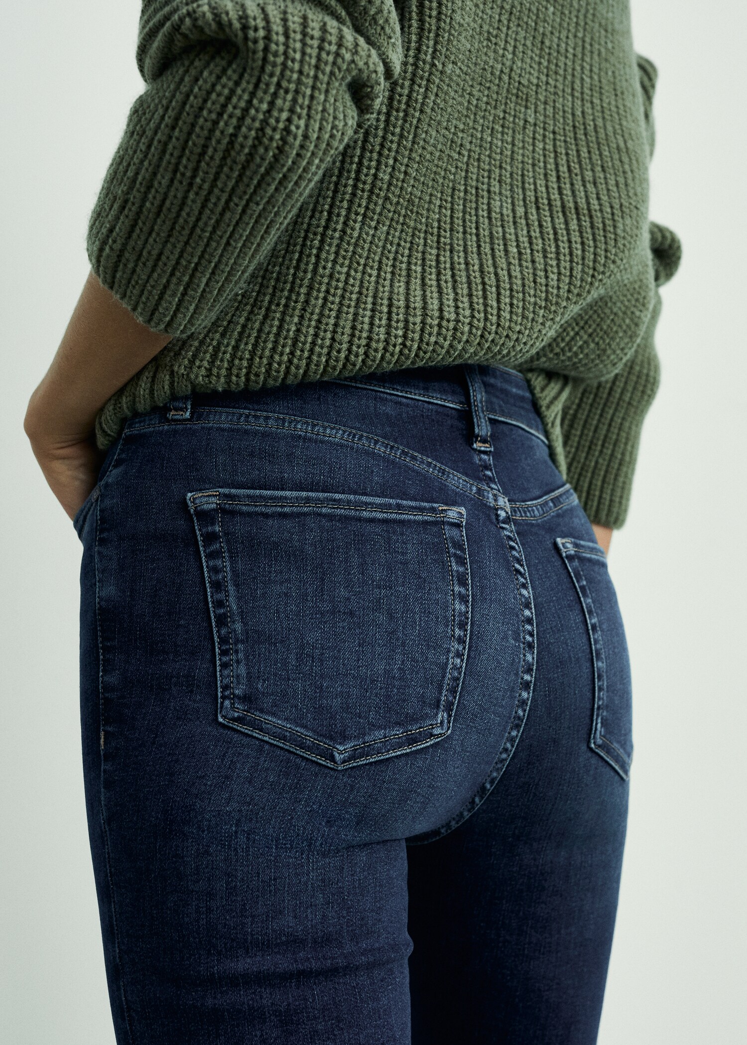 High-rise skinny jeans - Details of the article 6