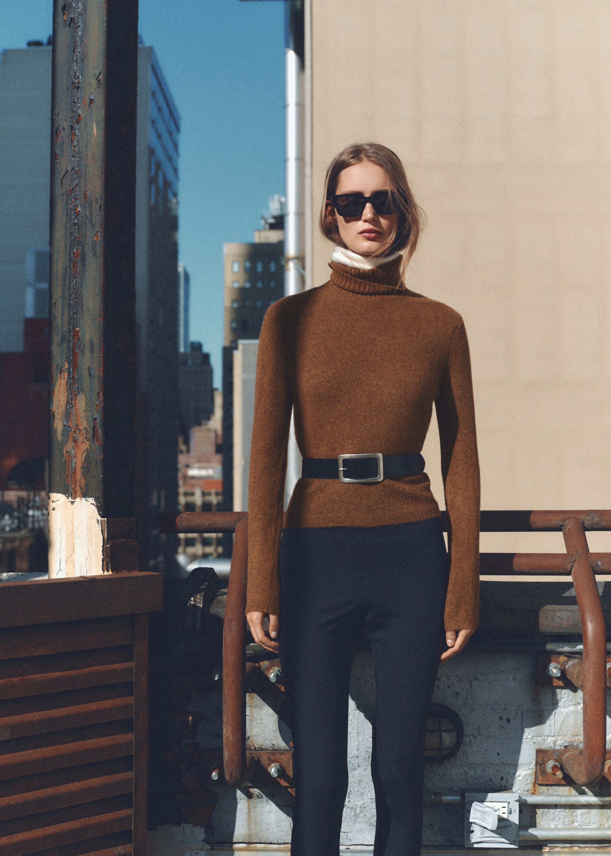 Turtle neck sweater - Medium plane