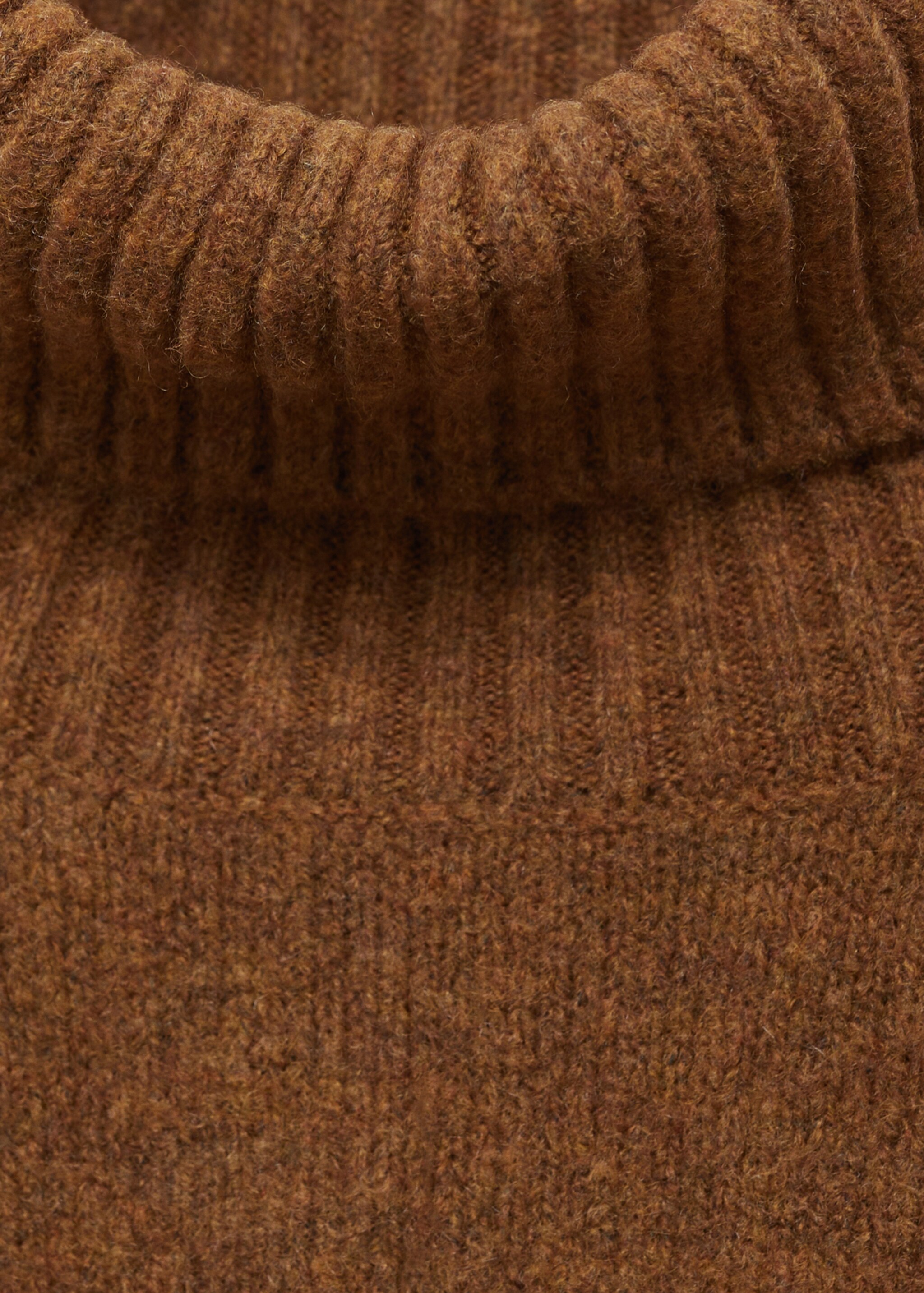 Turtle neck sweater - Details of the article 8