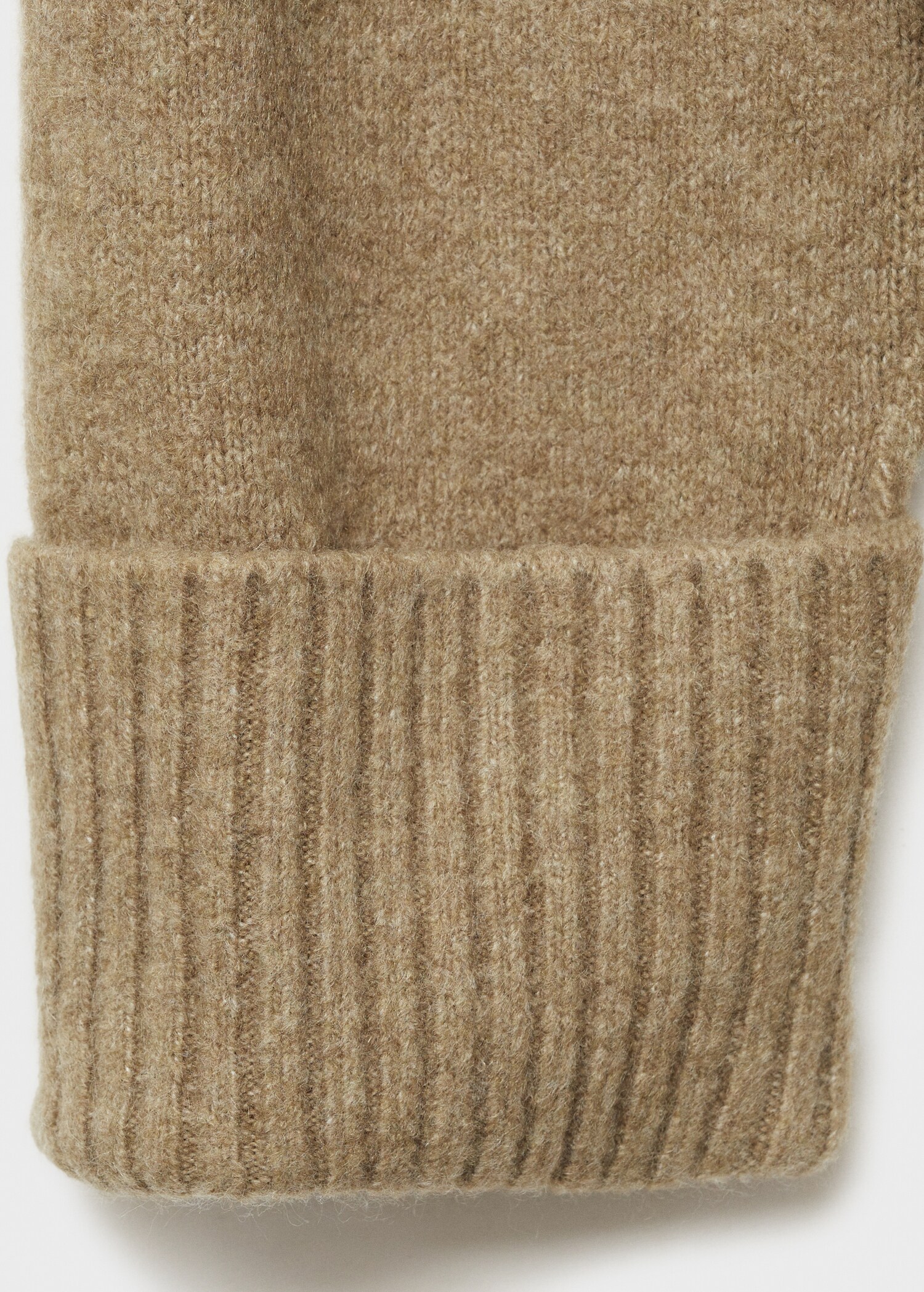 Pullover mit umgeschlagenen Ärmeln - Detail des Artikels 0