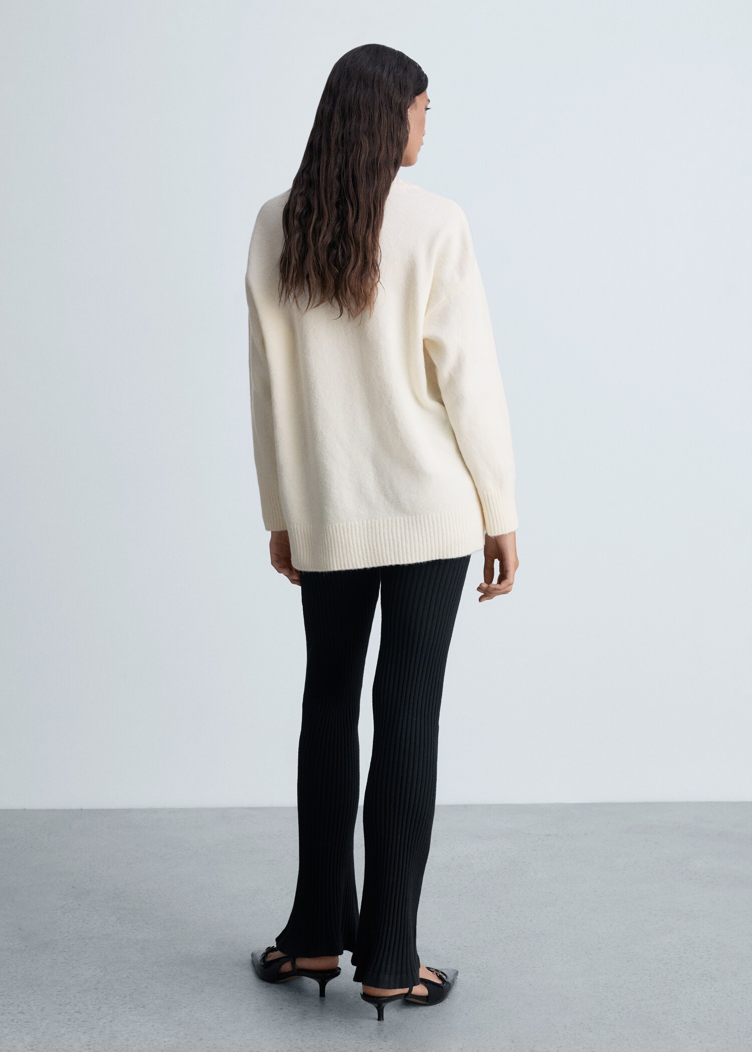 Jersey oversize cuello pico - Reverso del artículo