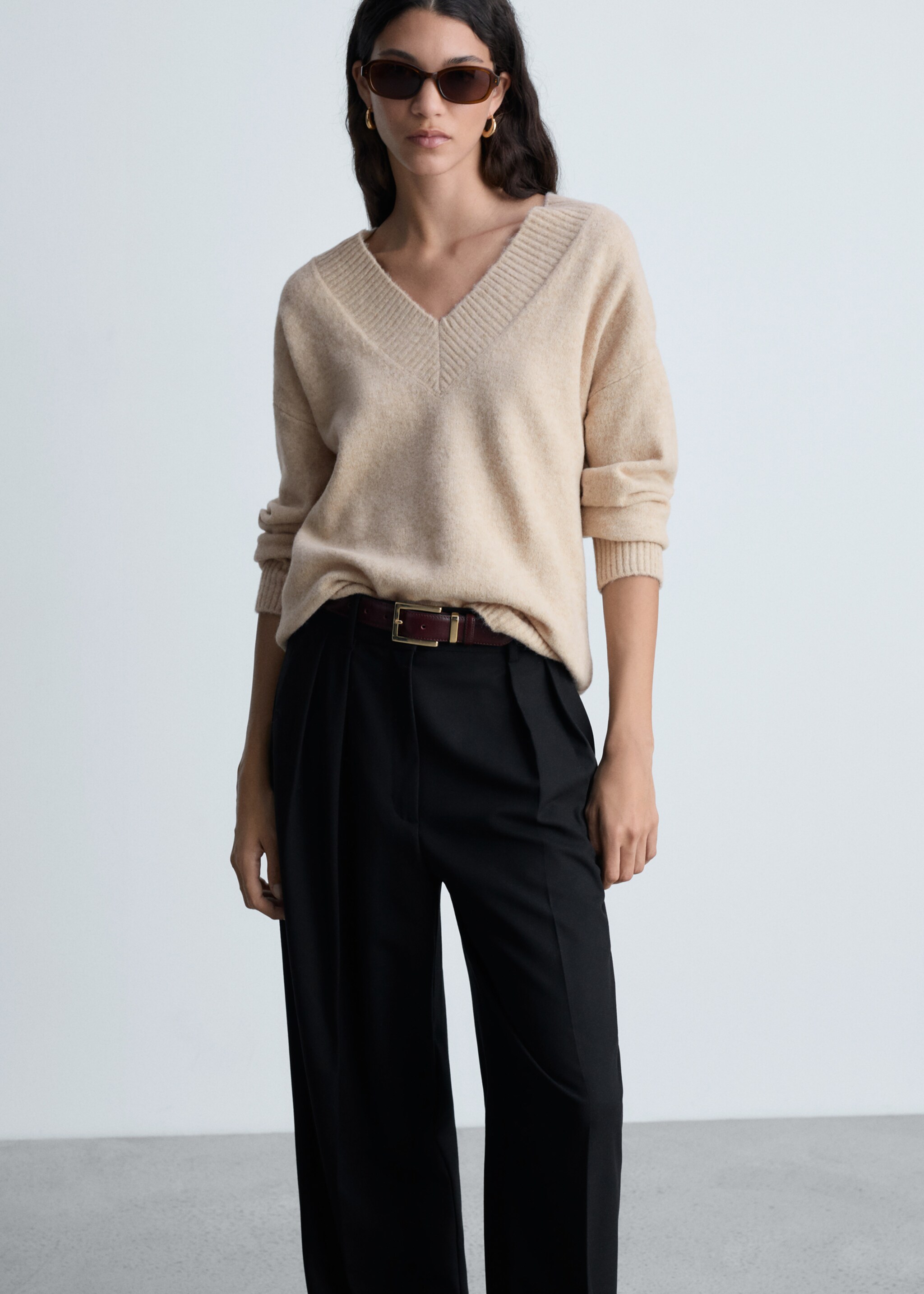 Oversized V-neck sweater - Medium plane