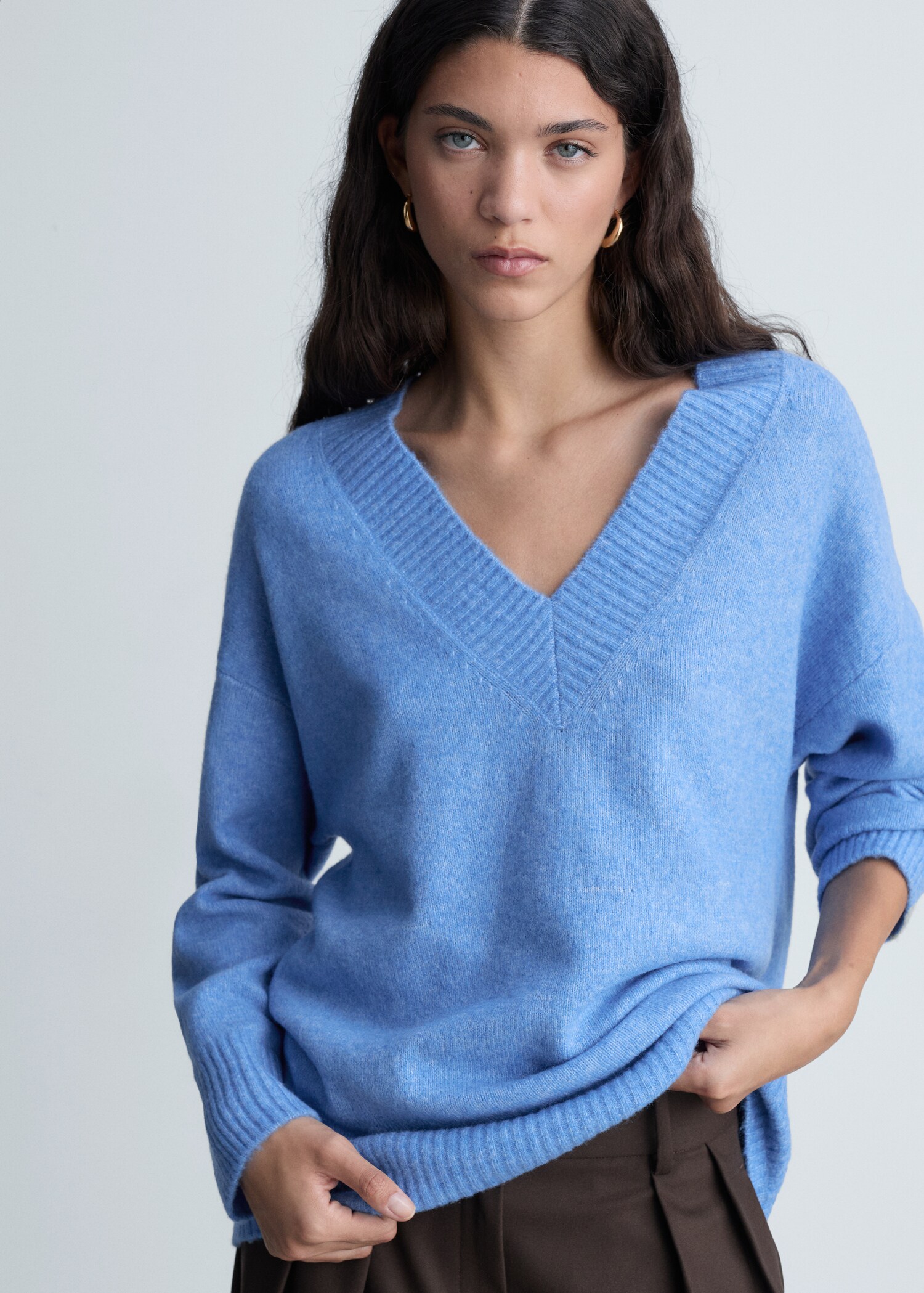 Jersey oversize cuello pico - Plano medio