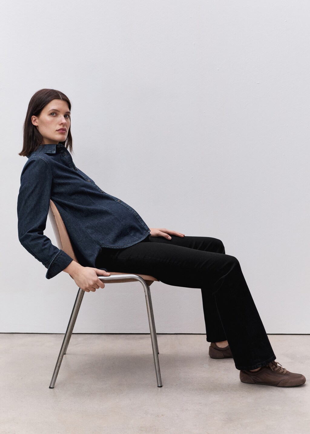 Maternity flared jeans - image 4
