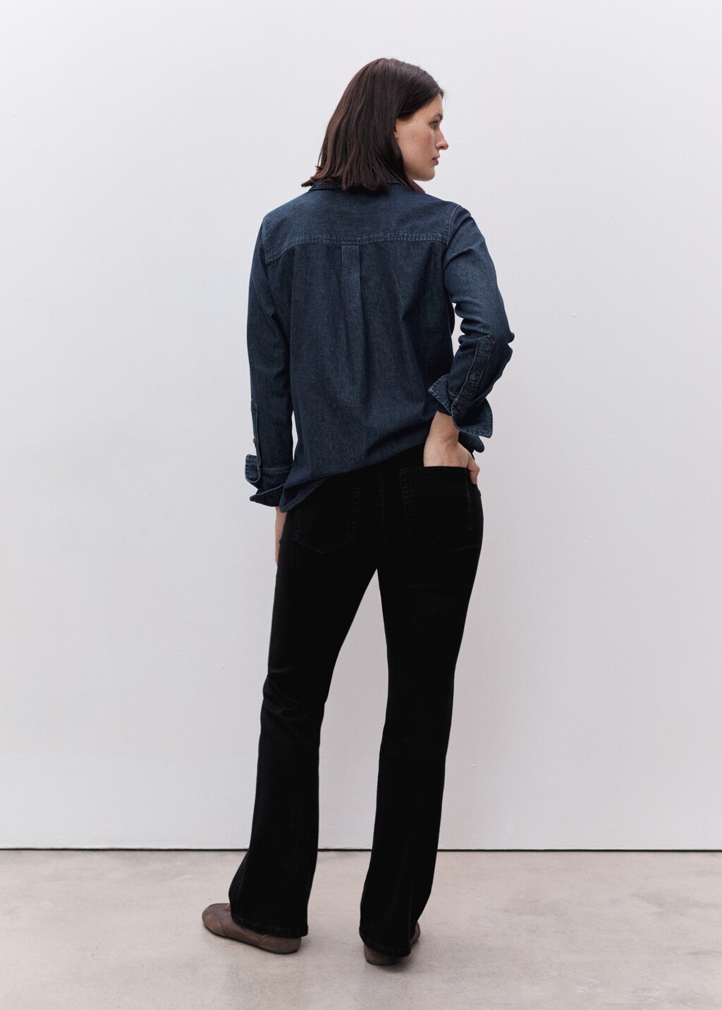 Maternity flared jeans - image 3