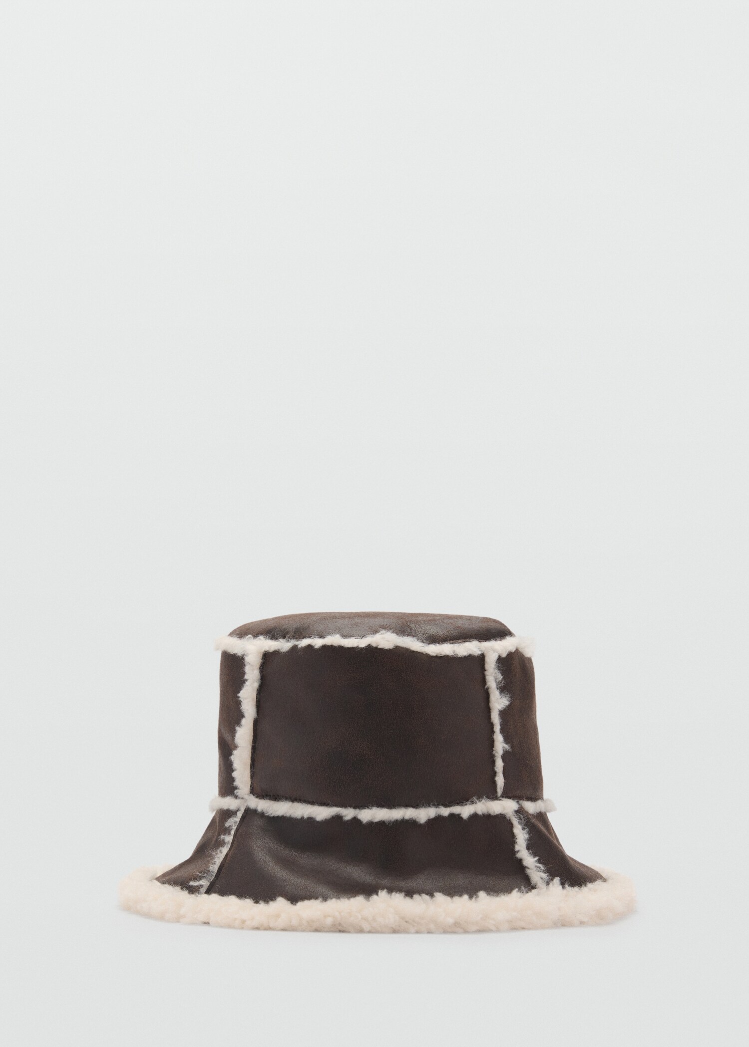 Gorro bucket borreguito - Artículo sin modelo