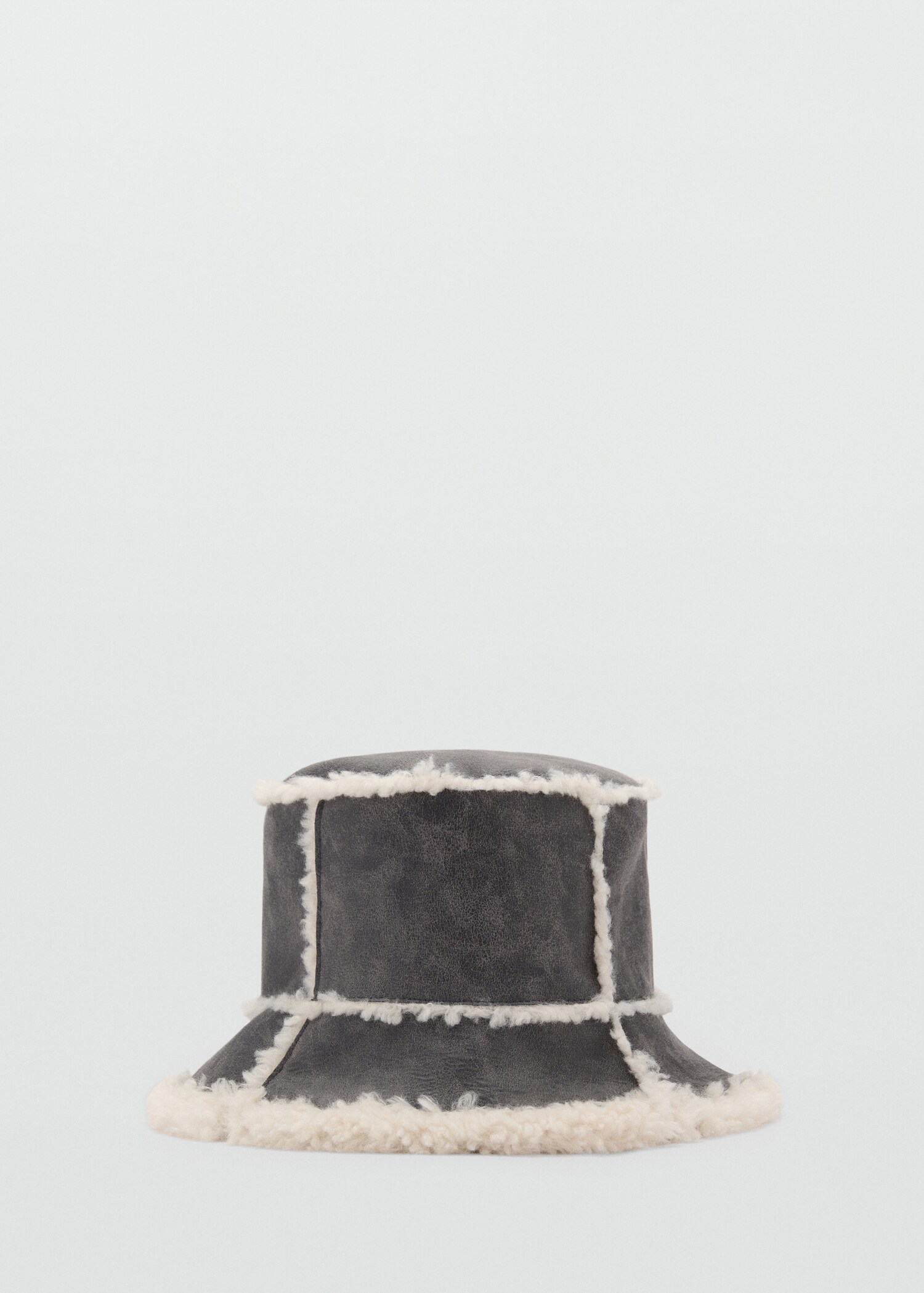 Gorro bucket borreguito - Artículo sin modelo