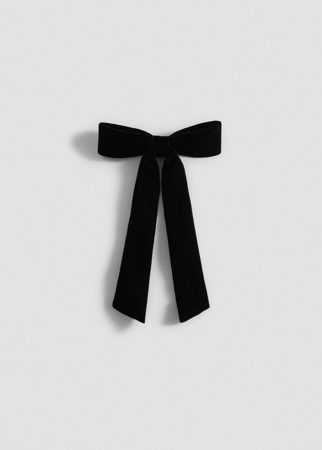 Velvet bow hairclip