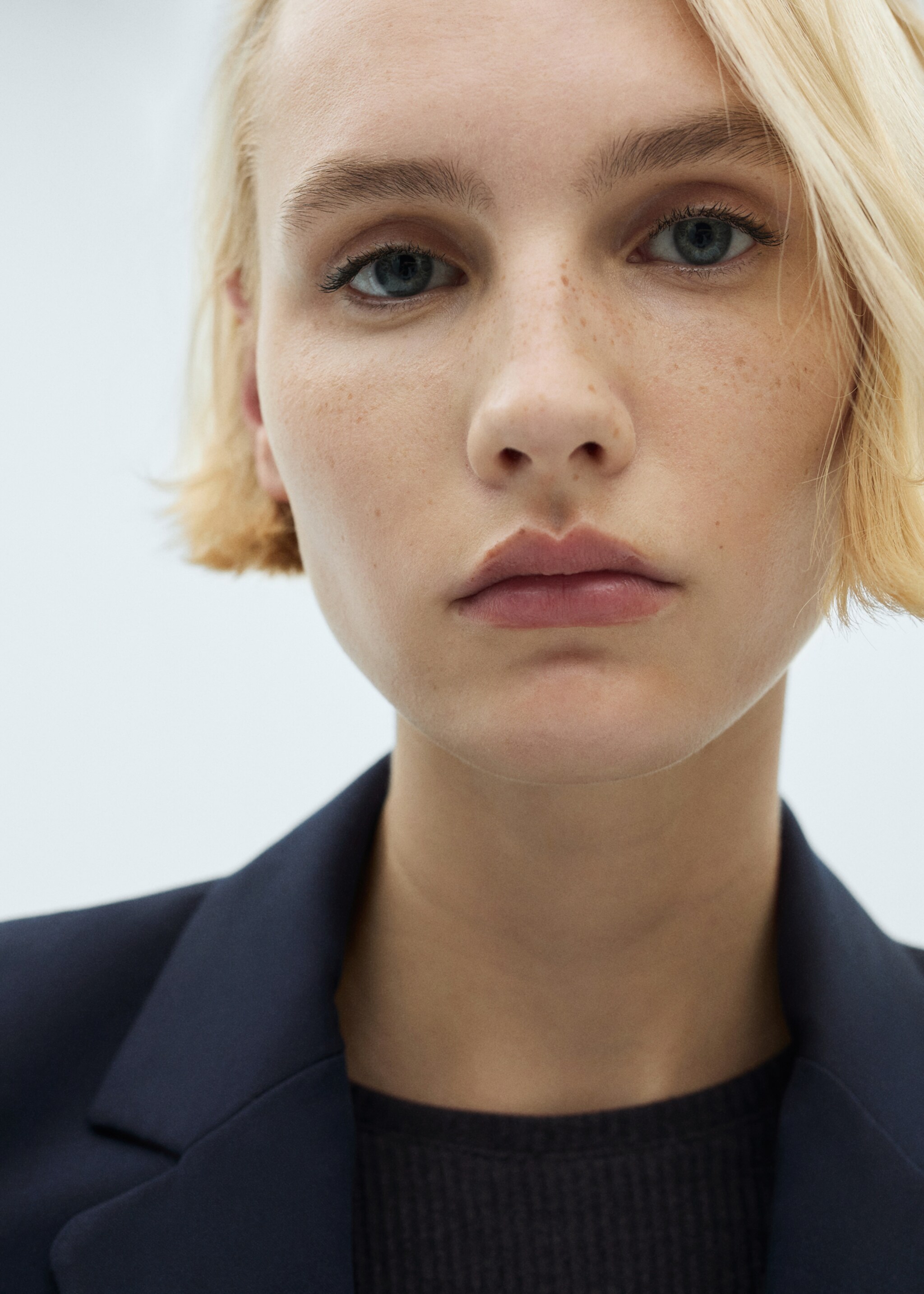 Fitted suit jacket - Details of the article 1