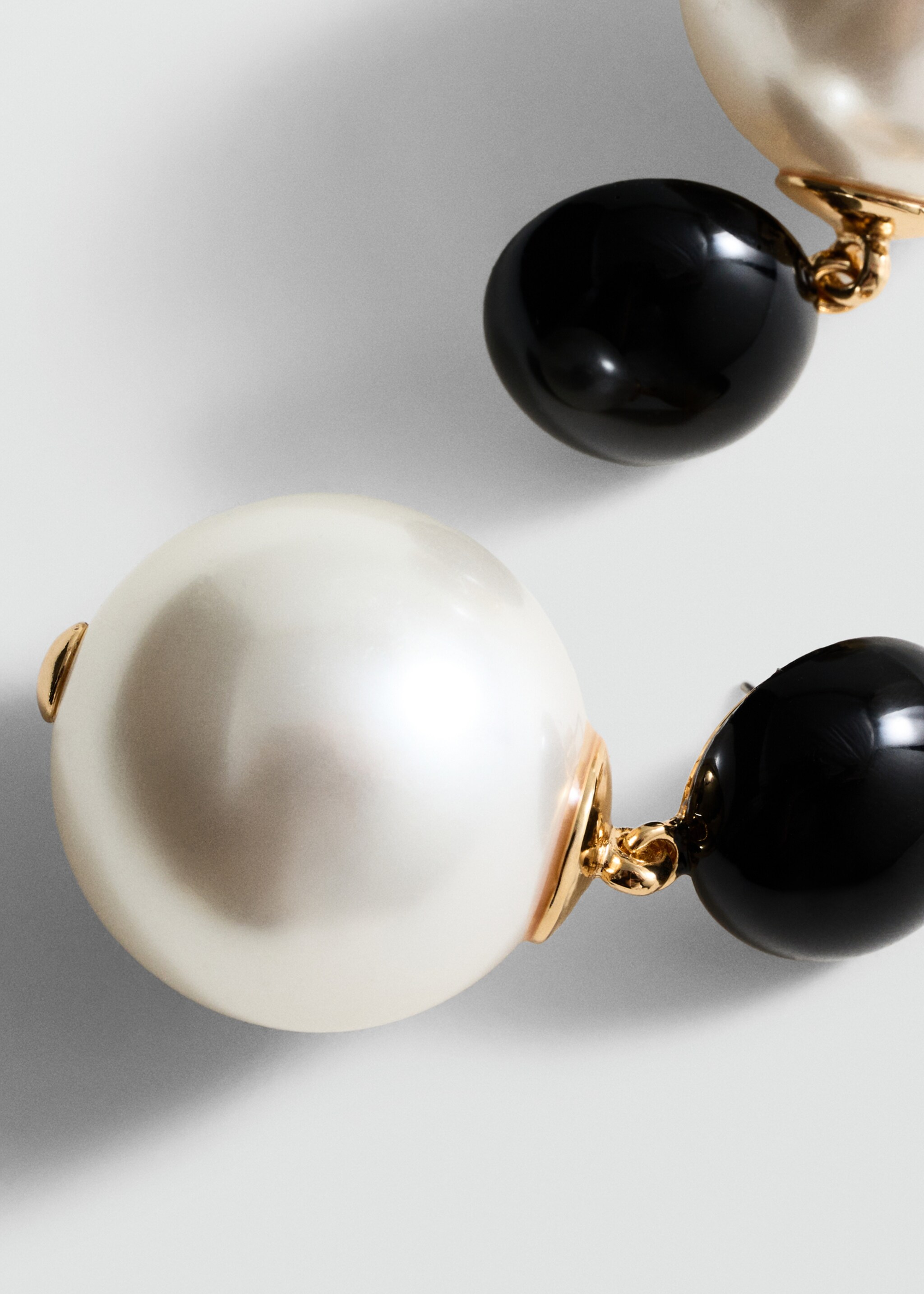 Anting-anting juntai mutiara - Tampilan Sedang