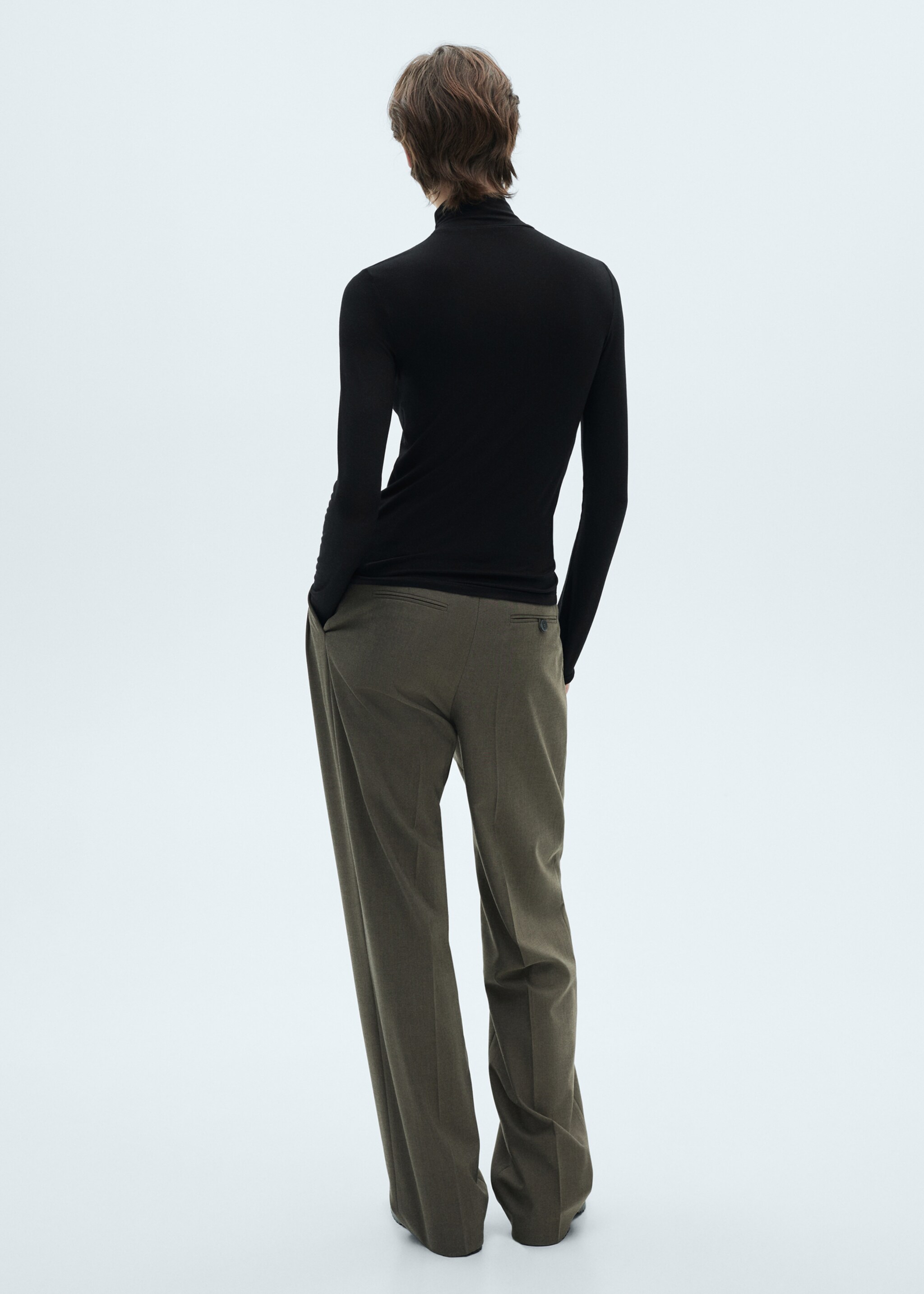 Turtleneck long-sleeved t-shirt - Reverse of the article
