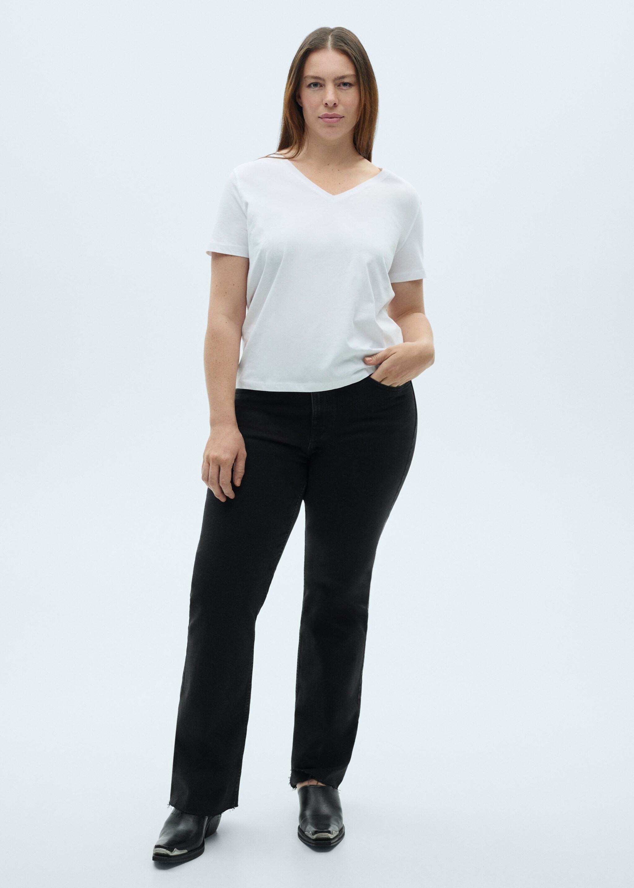 V-neck cotton T-shirt - Details of the article 3