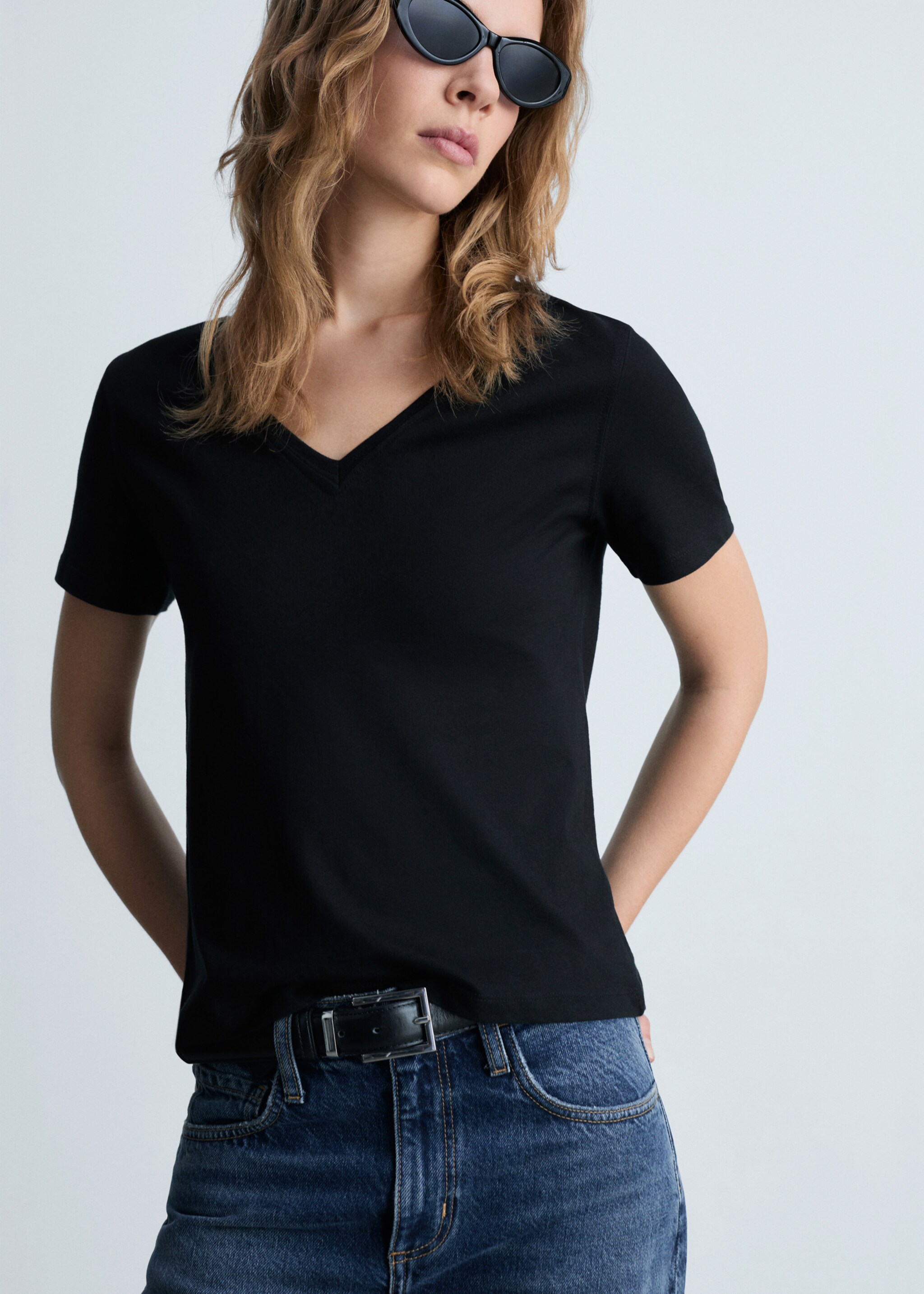 V-neck cotton T-shirt - Medium plane