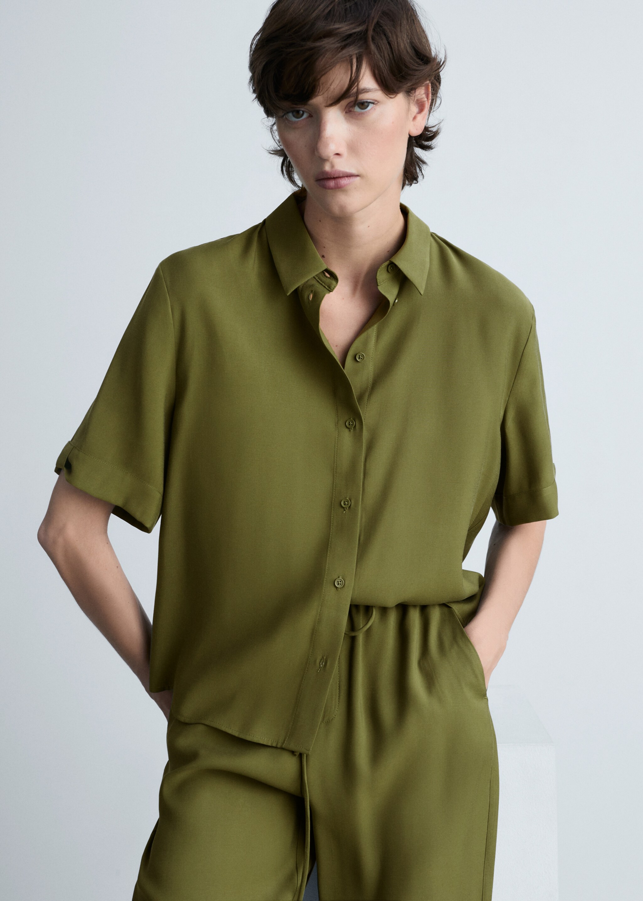 Chemise fluide manches courtes - Plan moyen