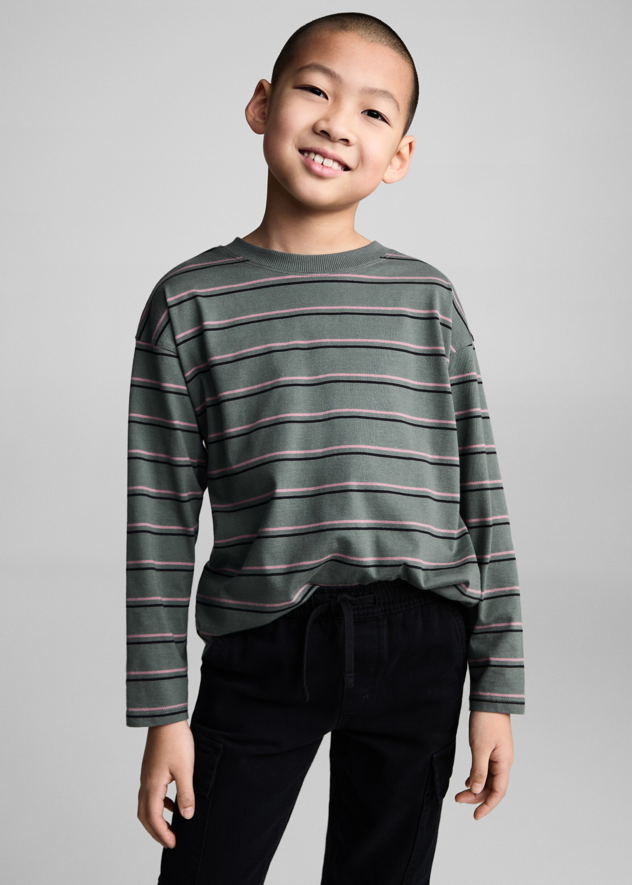 T-shirt oversize rayures - Plan moyen