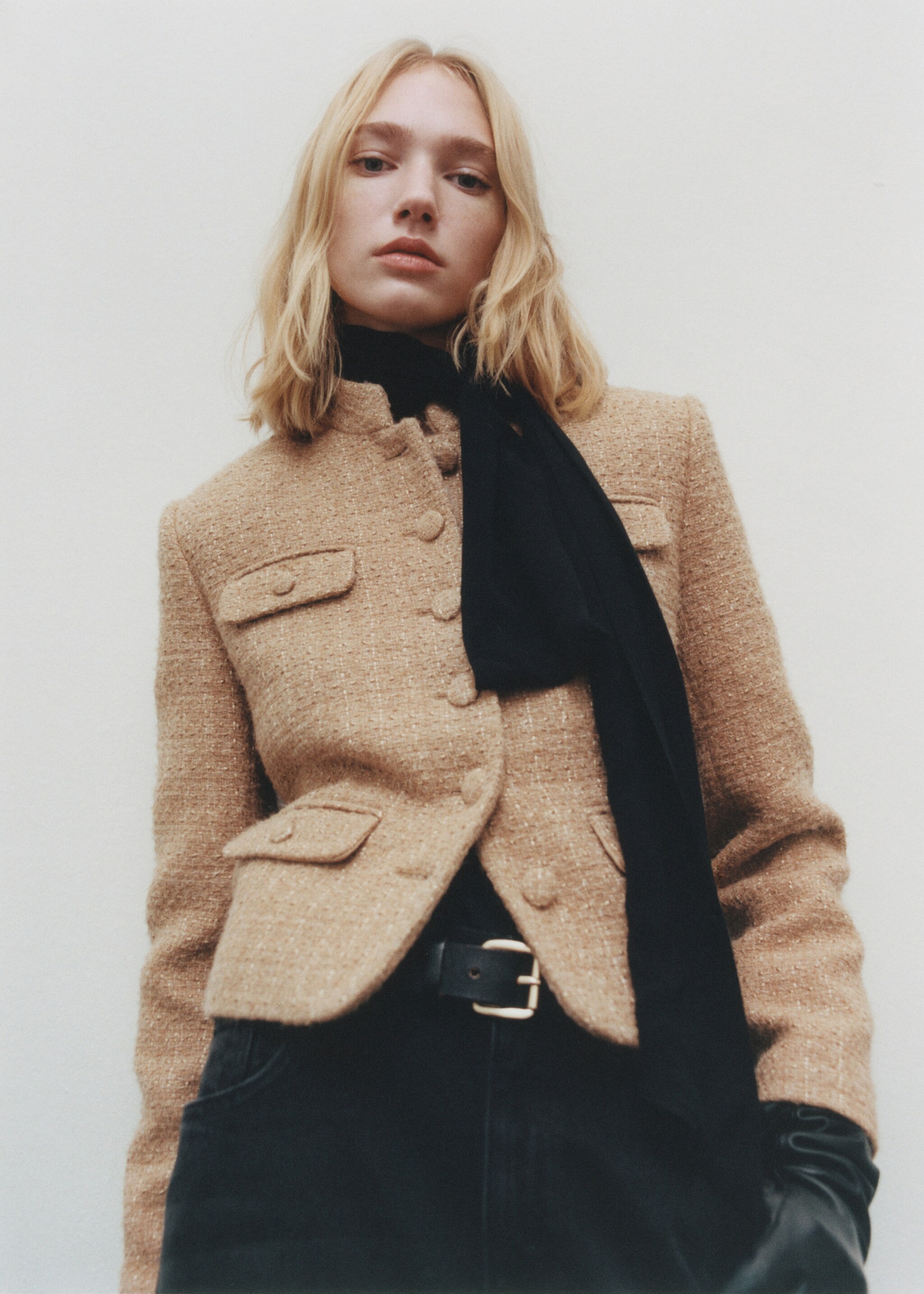 Tweed jacket with striped collar - Details of the article 7