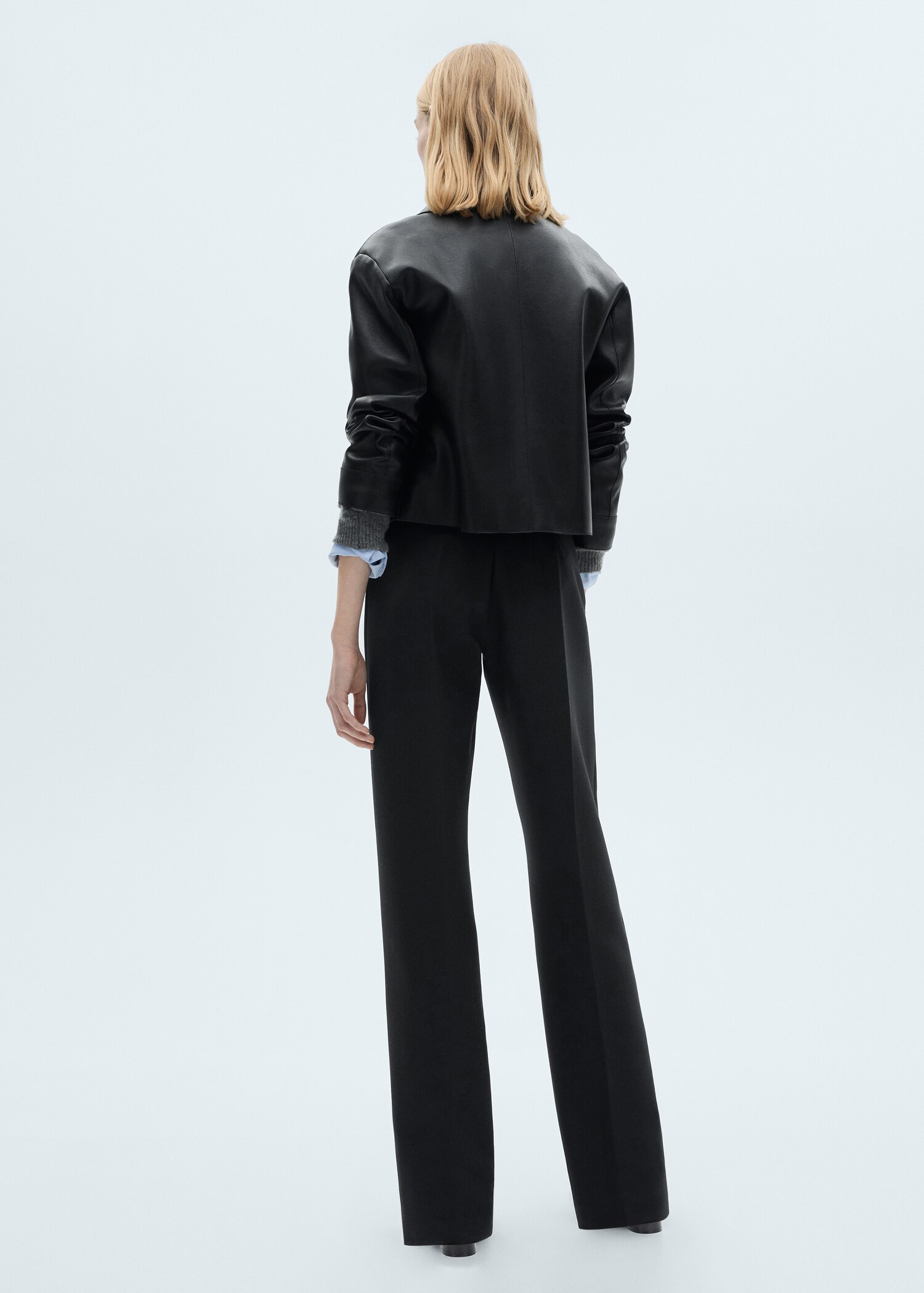 Straight-fit pleated trousers - Reverse of the article