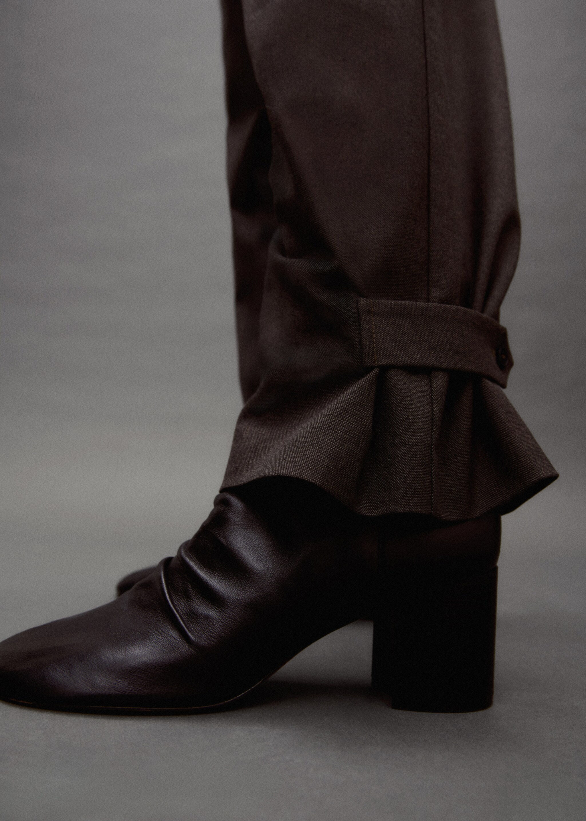 Buttoned-hem wideleg trousers - Details of the article 7