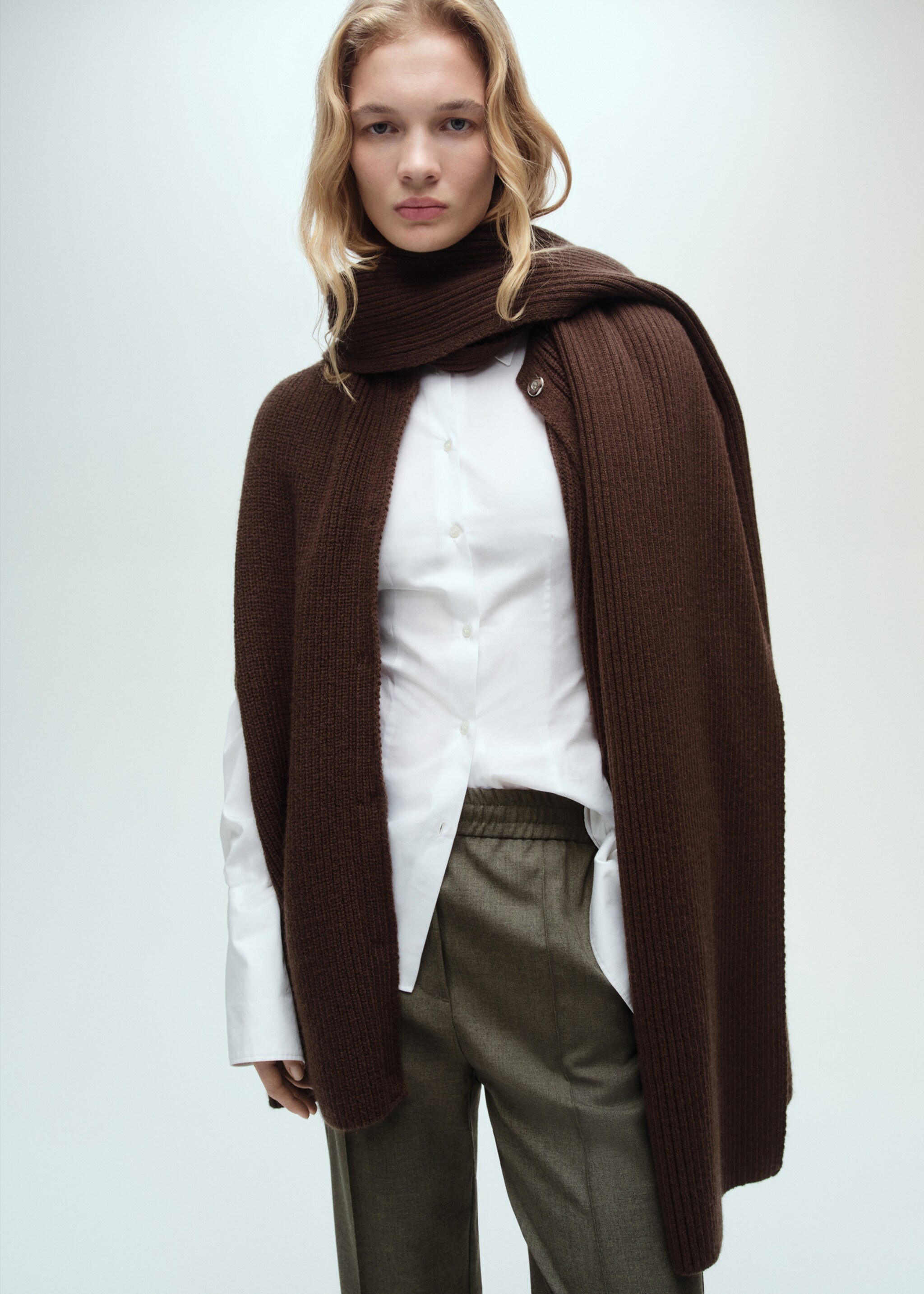 Wideleg trousers with elastic waist - Details of the article 1, Green. Ref: 87011516-00.
