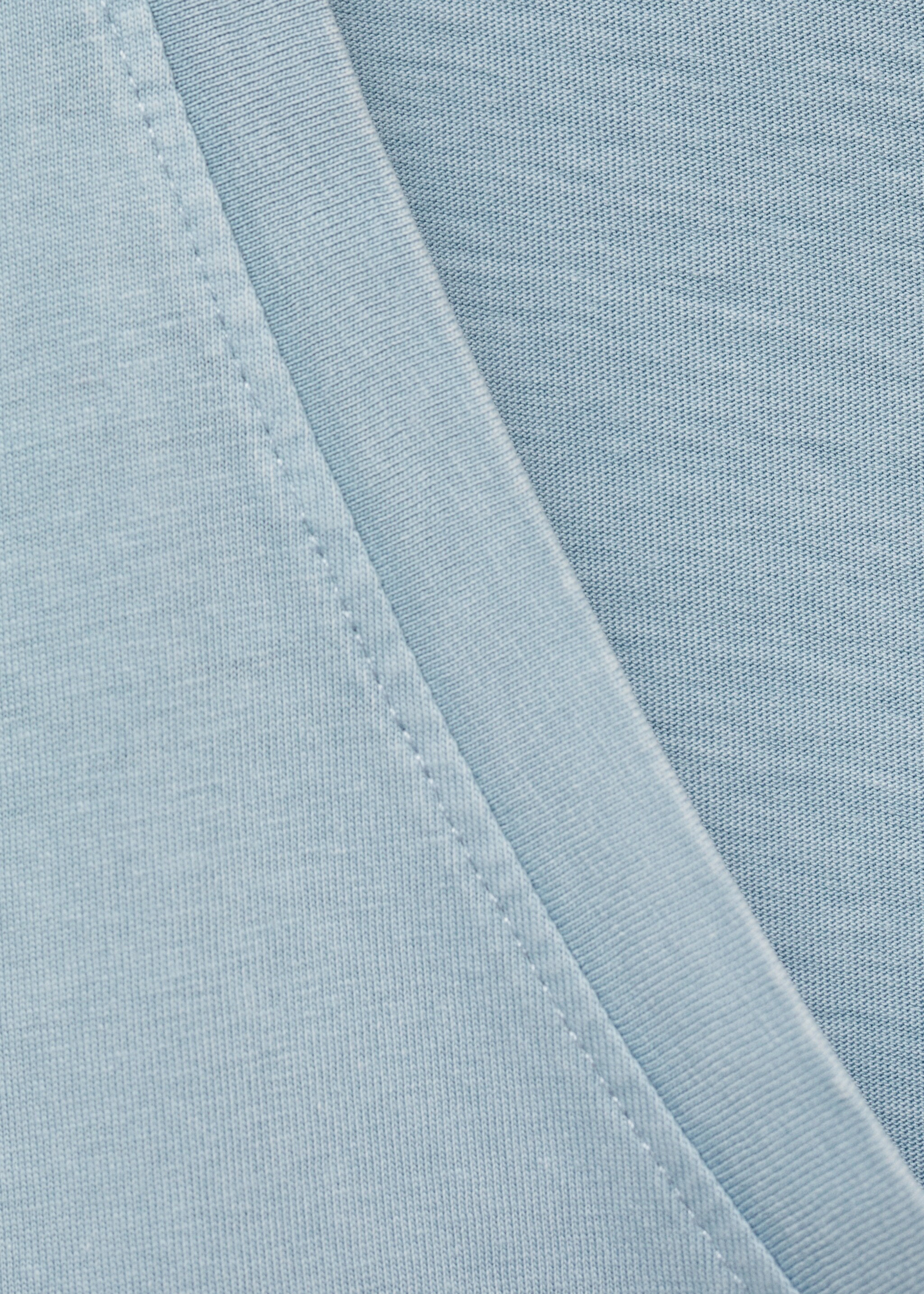 Camiseta cuello pico - Detalle del artículo 8