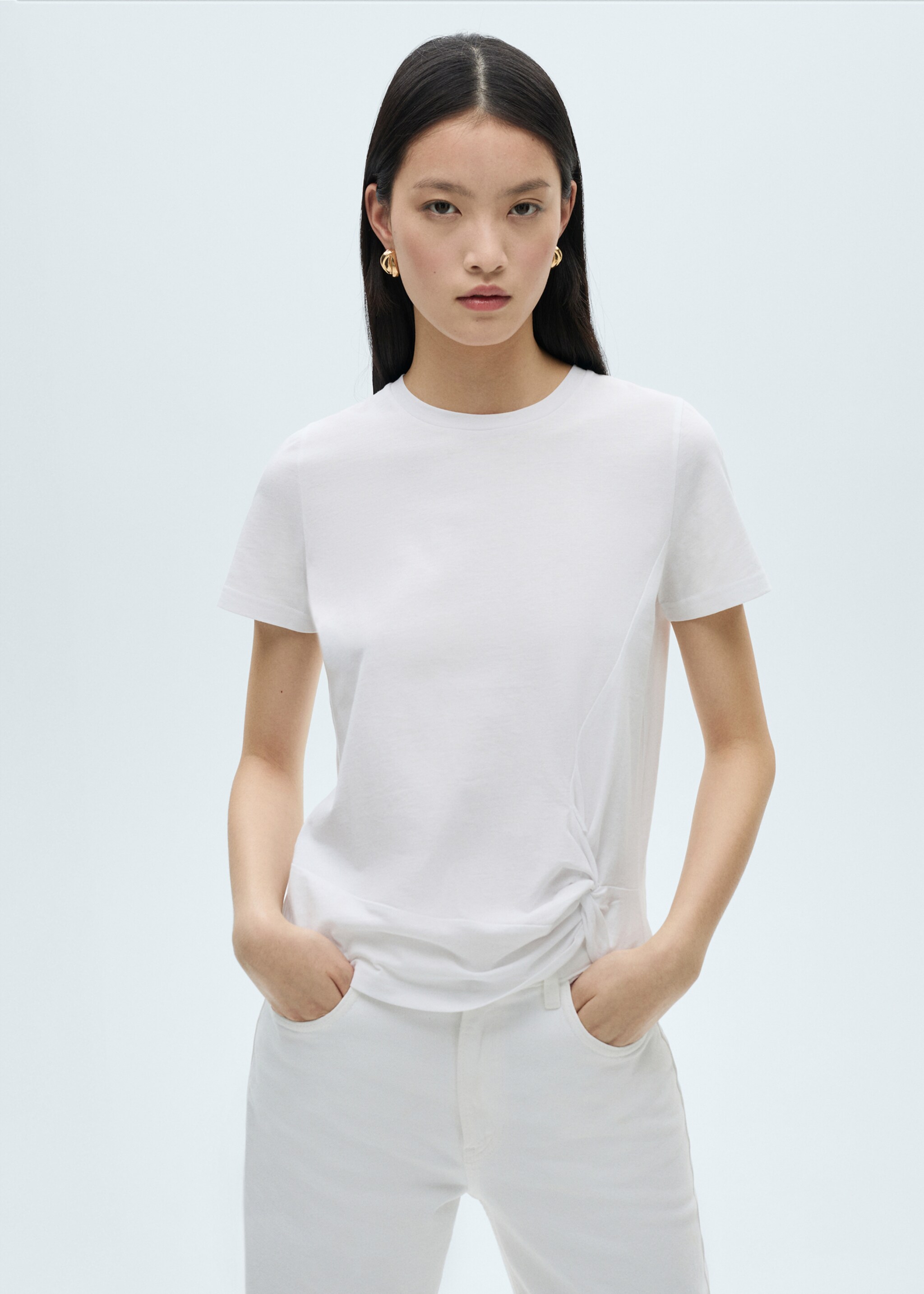 Cotton t-shirt with knot detail - Medium plane
