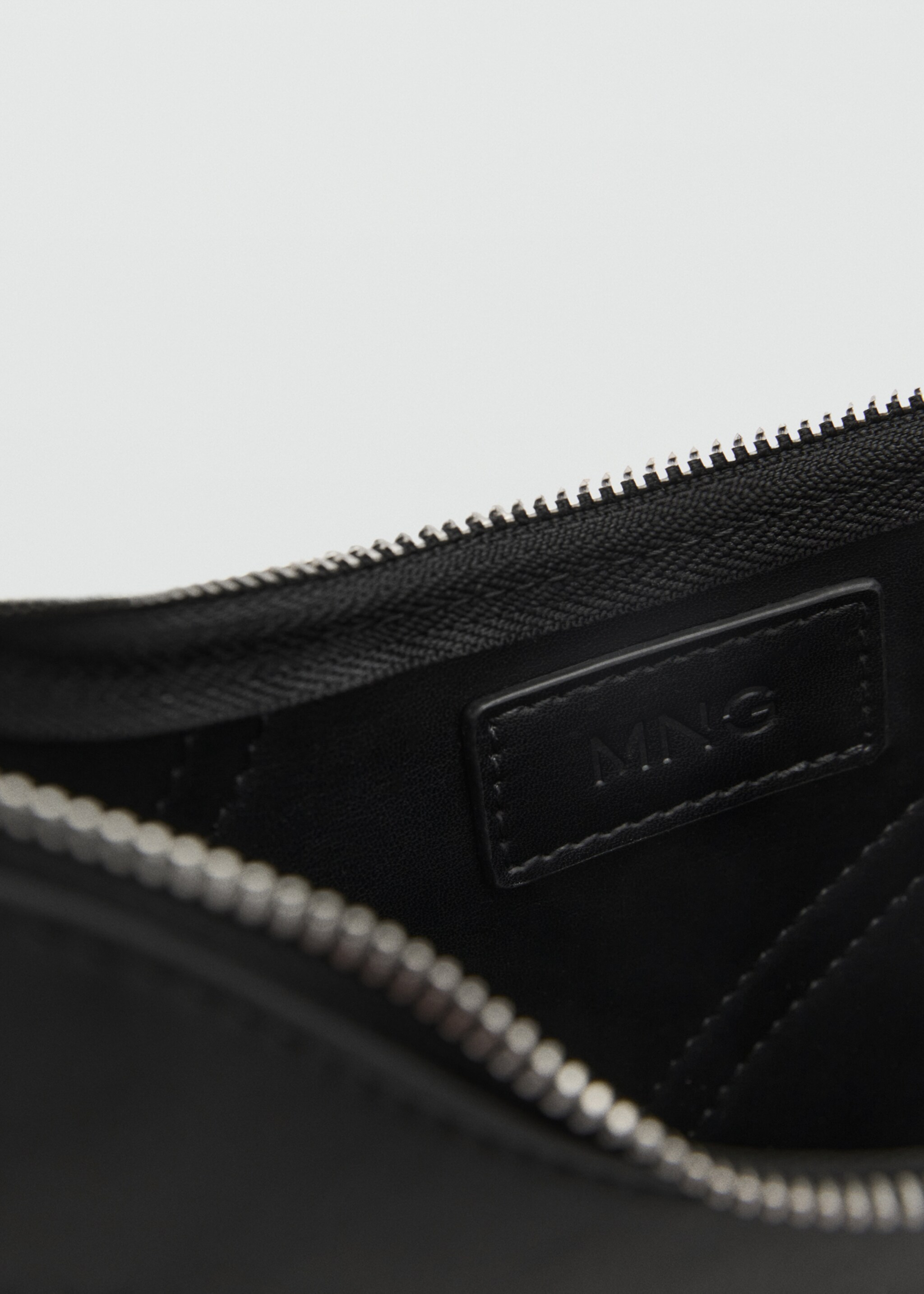 Die-cut shoulder bag - Details of the article 1