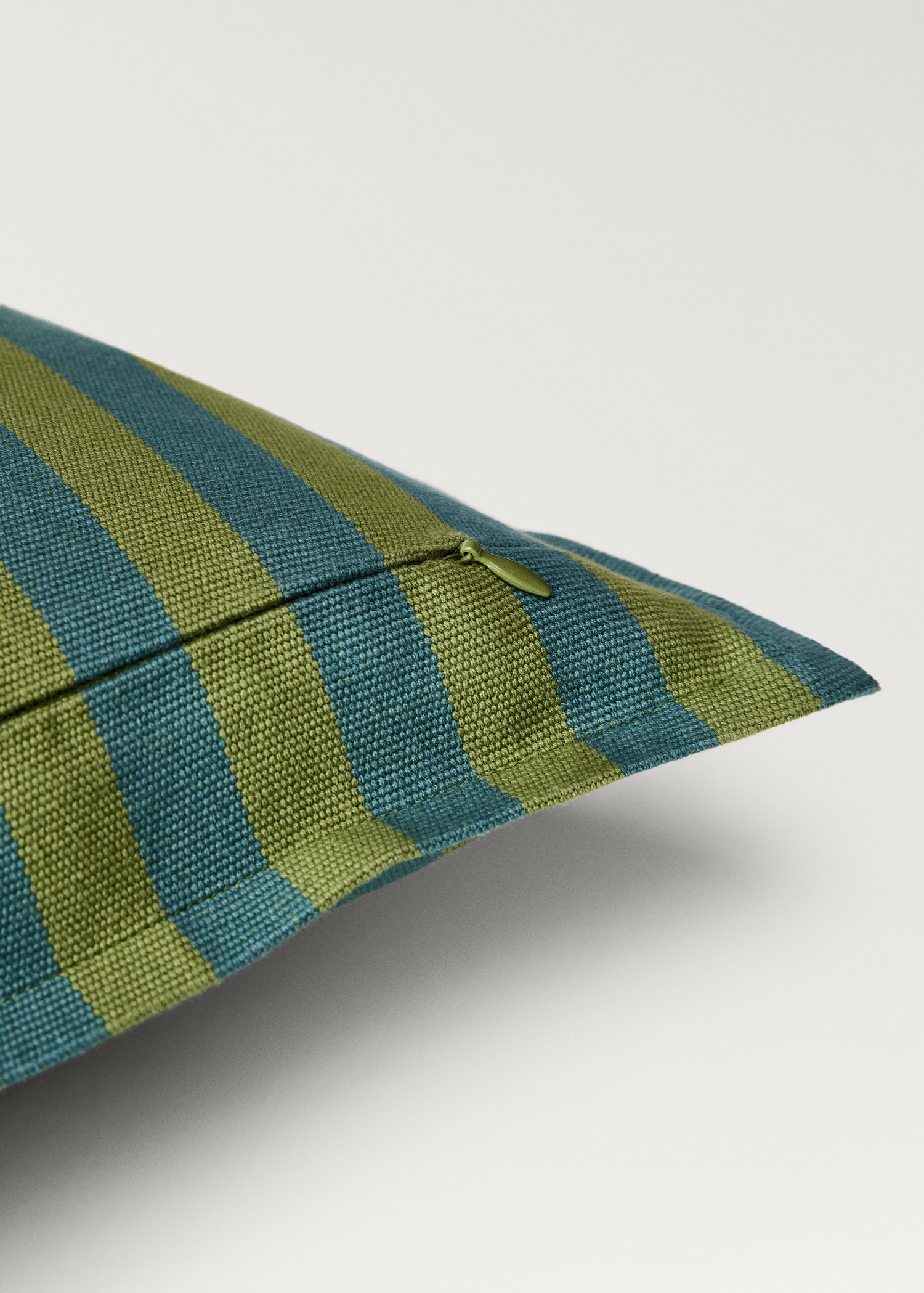 Cotton cushion cover with woven stripe, 50x50cm - Home | MANGO USA