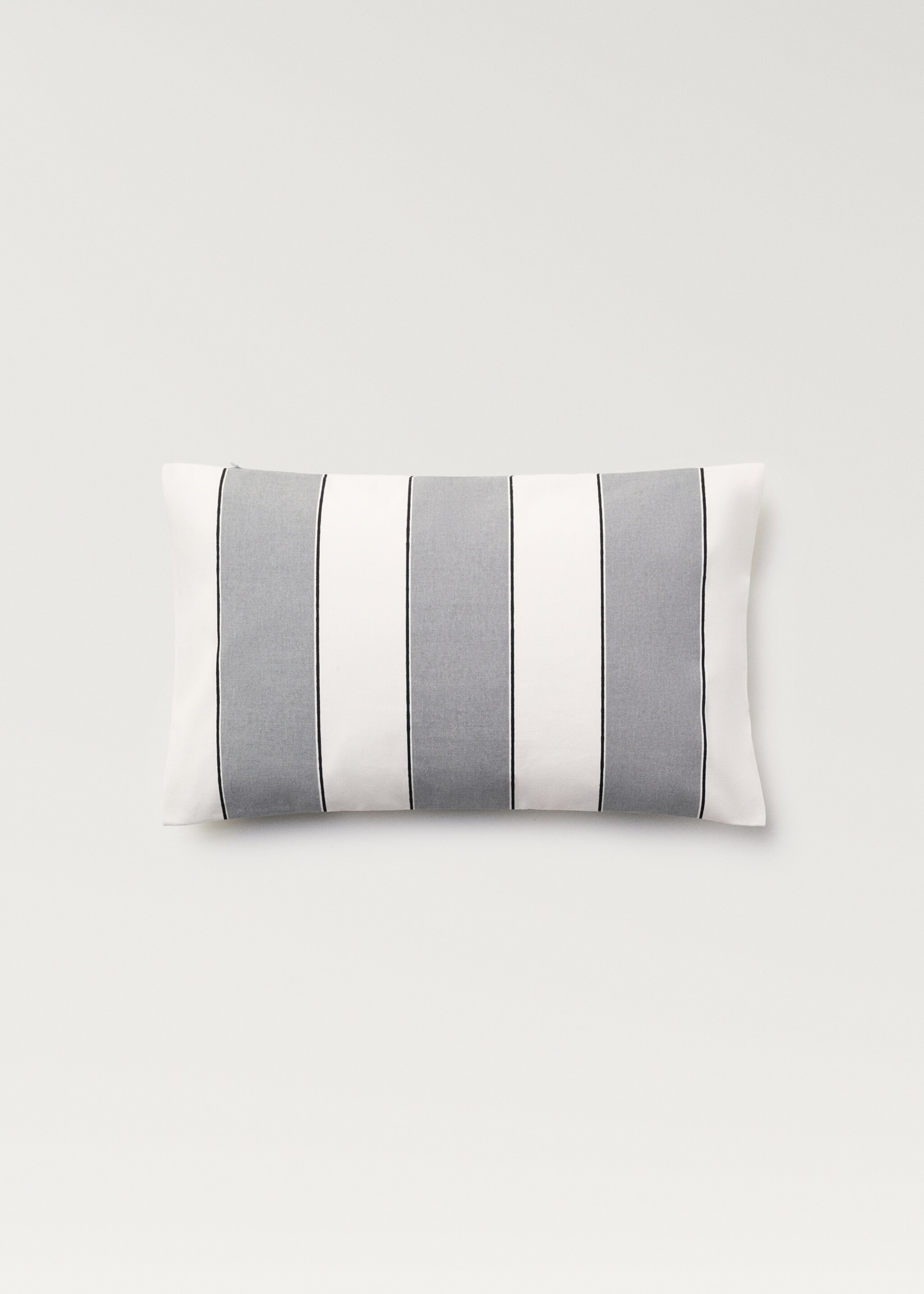 Waterproof striped cushion cover 30x50 cm - Article without model