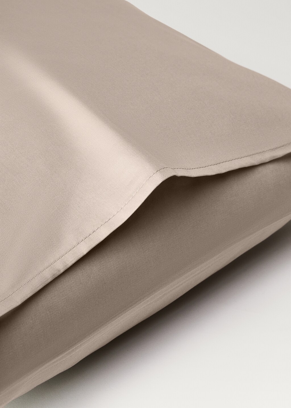 Two 600-thread cotton satin pillowcases 50x75 cm