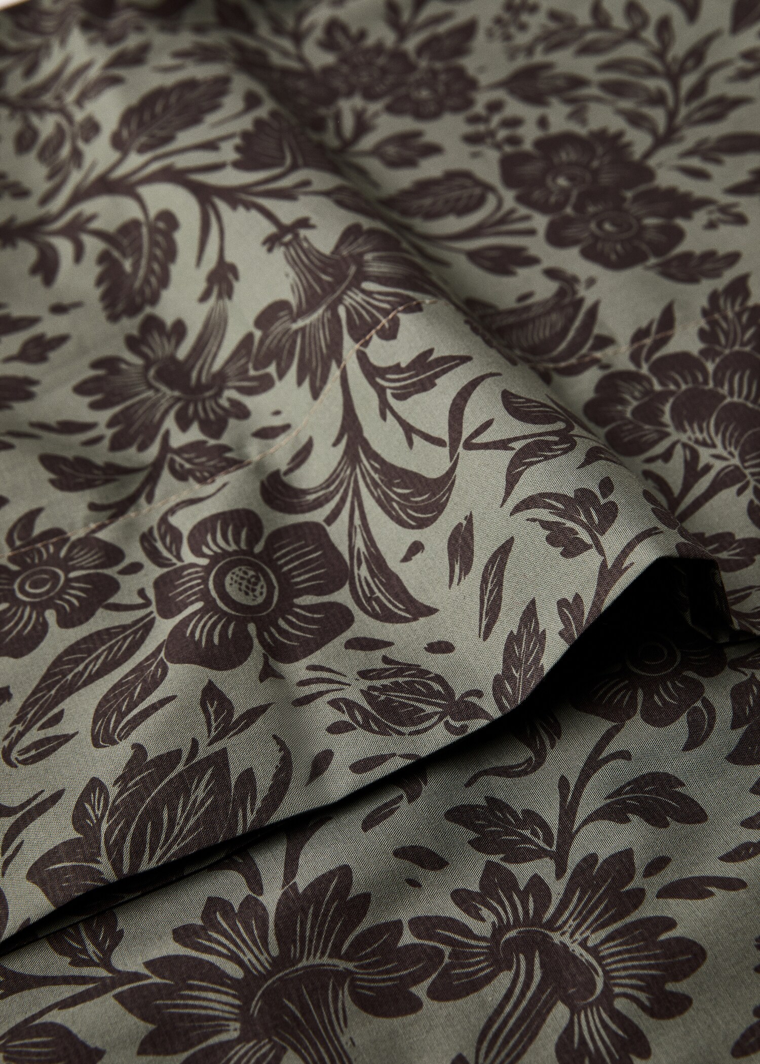 Cotton percale printed two-tone floral pillowcase 45x110 cm - Home | MANGO USA