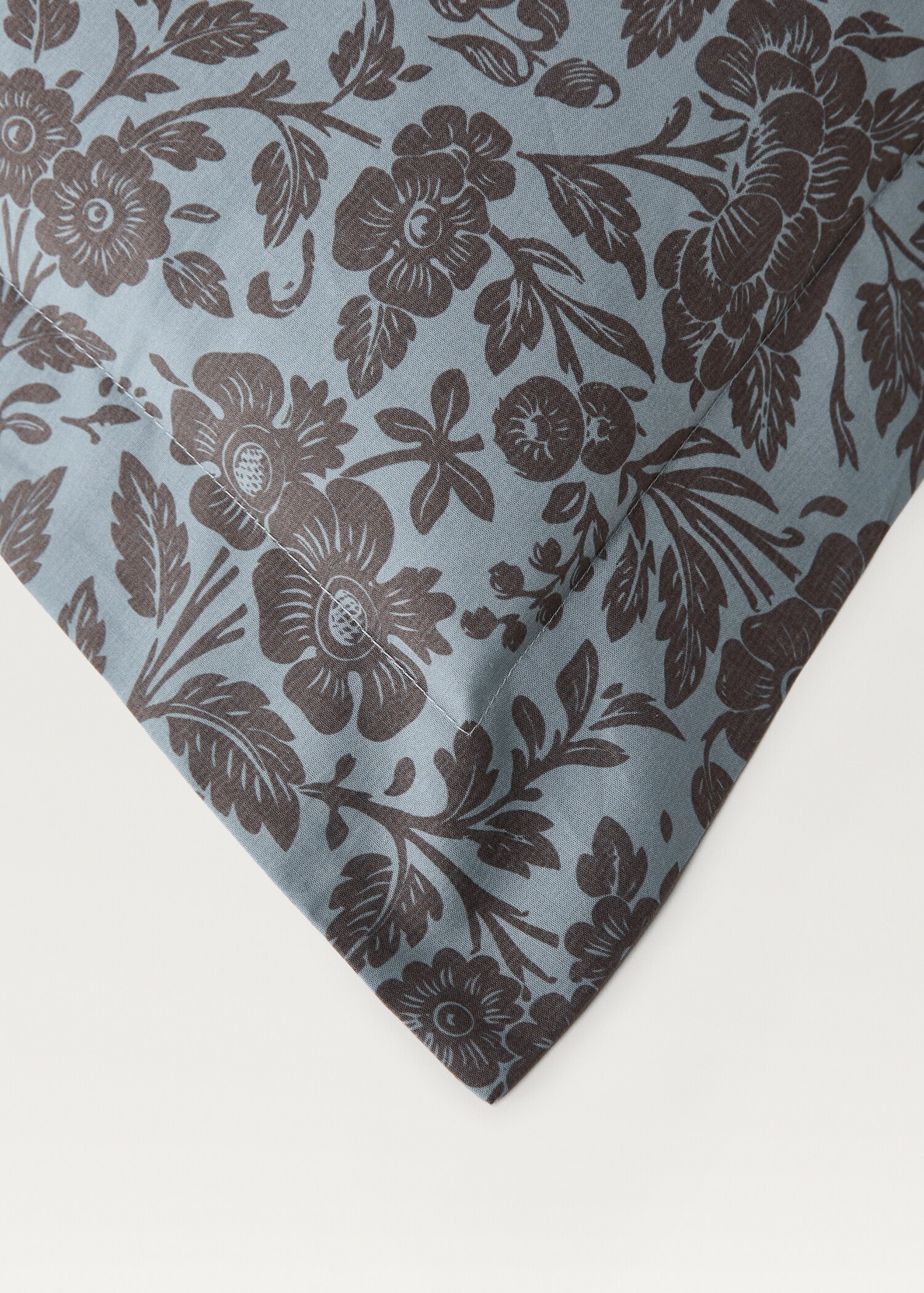 Deux taies d'oreiller en percale de coton imprimé fleuri bicolore 60x60 cm - Détail de l'article 2