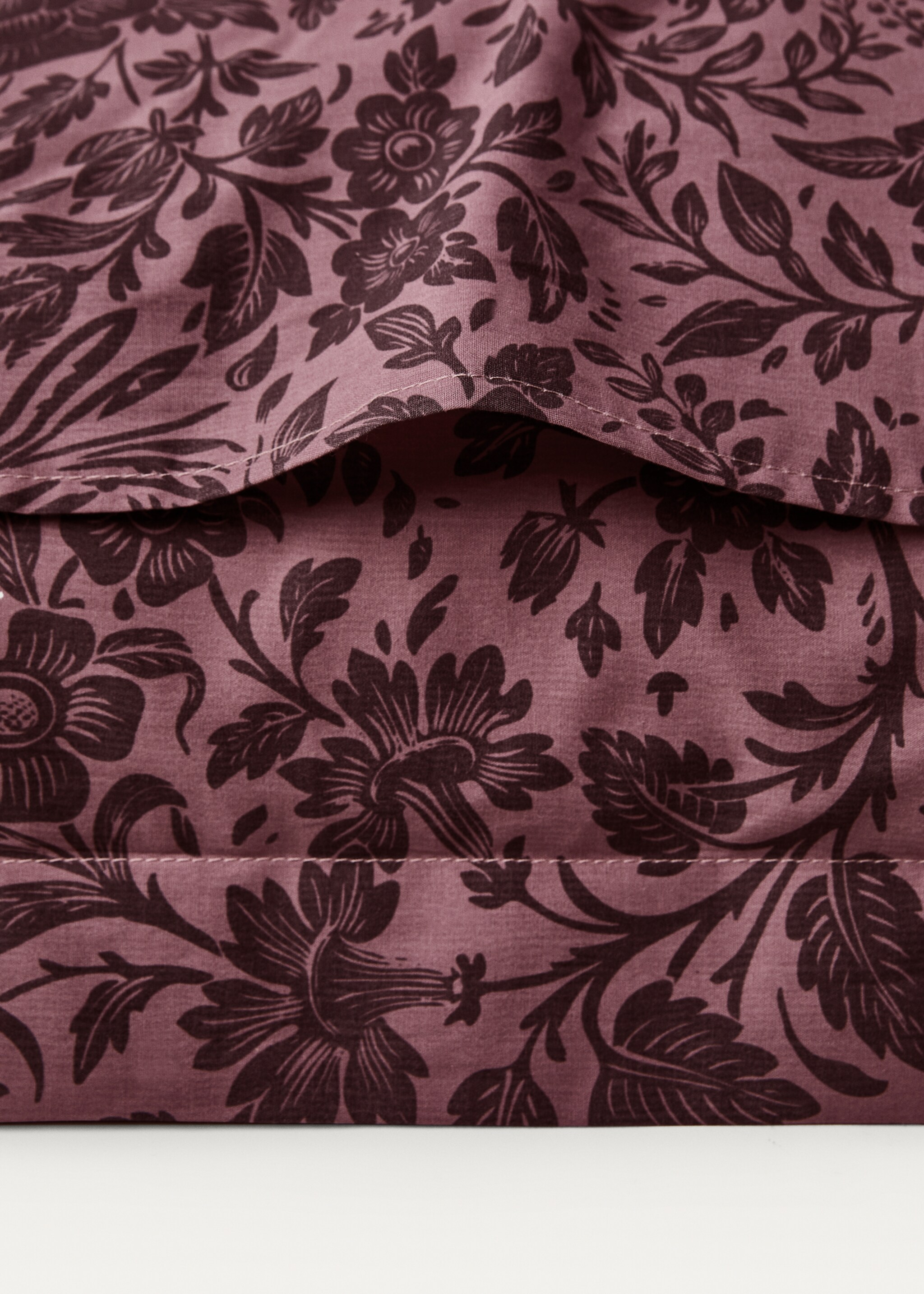 Two cotton percale two-tone floral-print pillowcases 60x60 cm - Details of the article 1