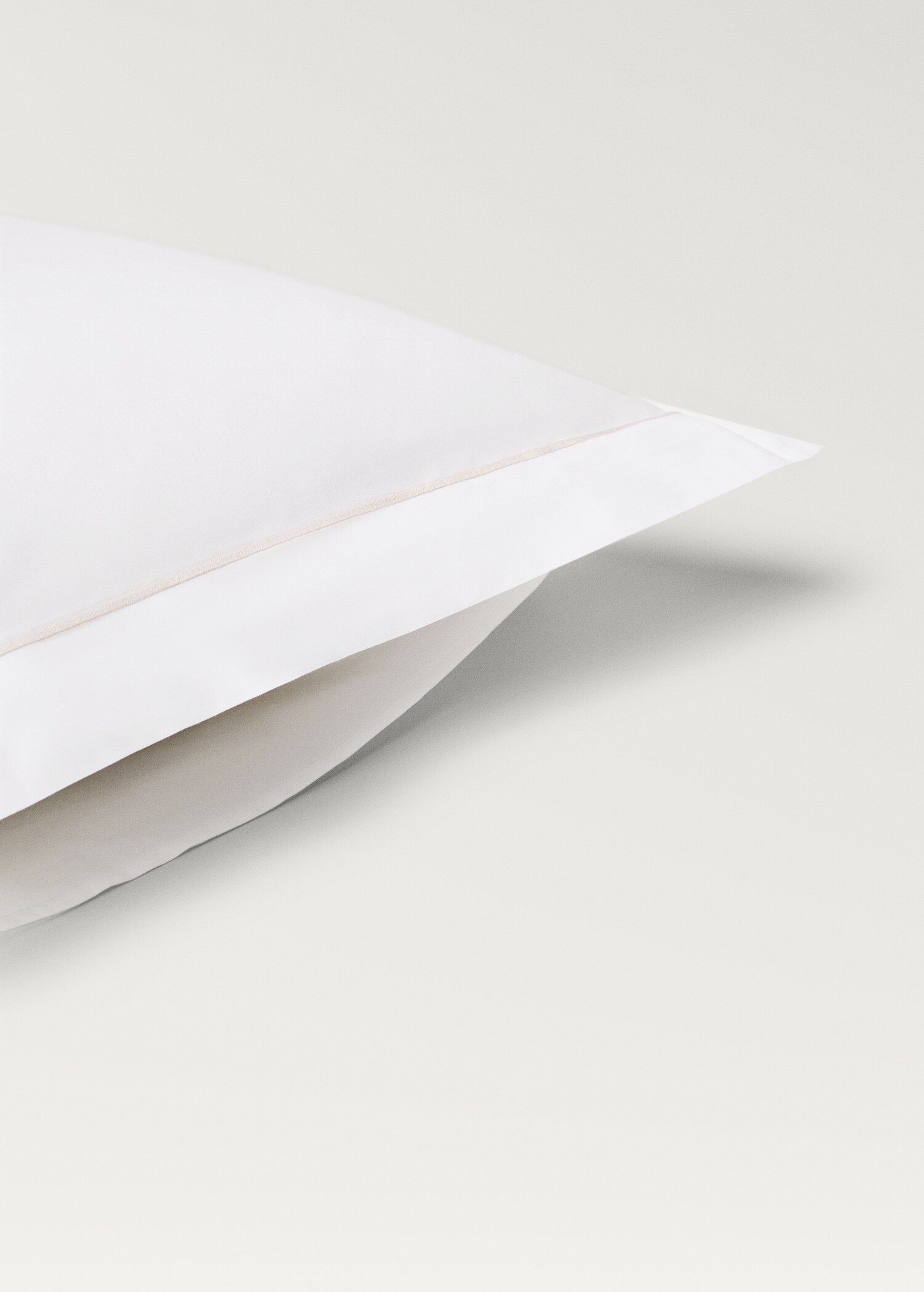 Two cotton percale pillowcases with scalloped detail 60x60 cm - Details of the article 2