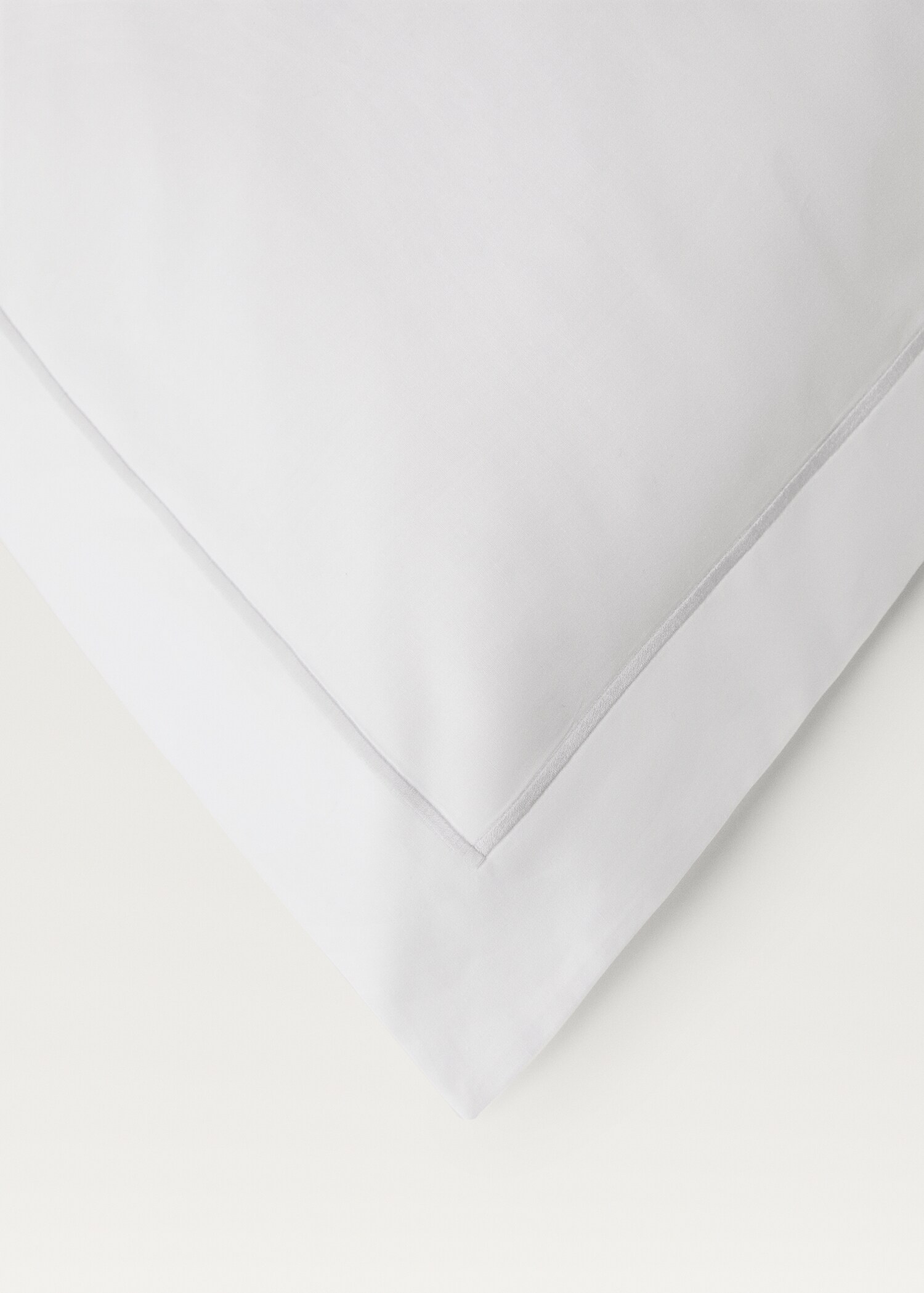 Two cotton percale pillowcases with scalloped detail 60x60 cm - Details of the article 2