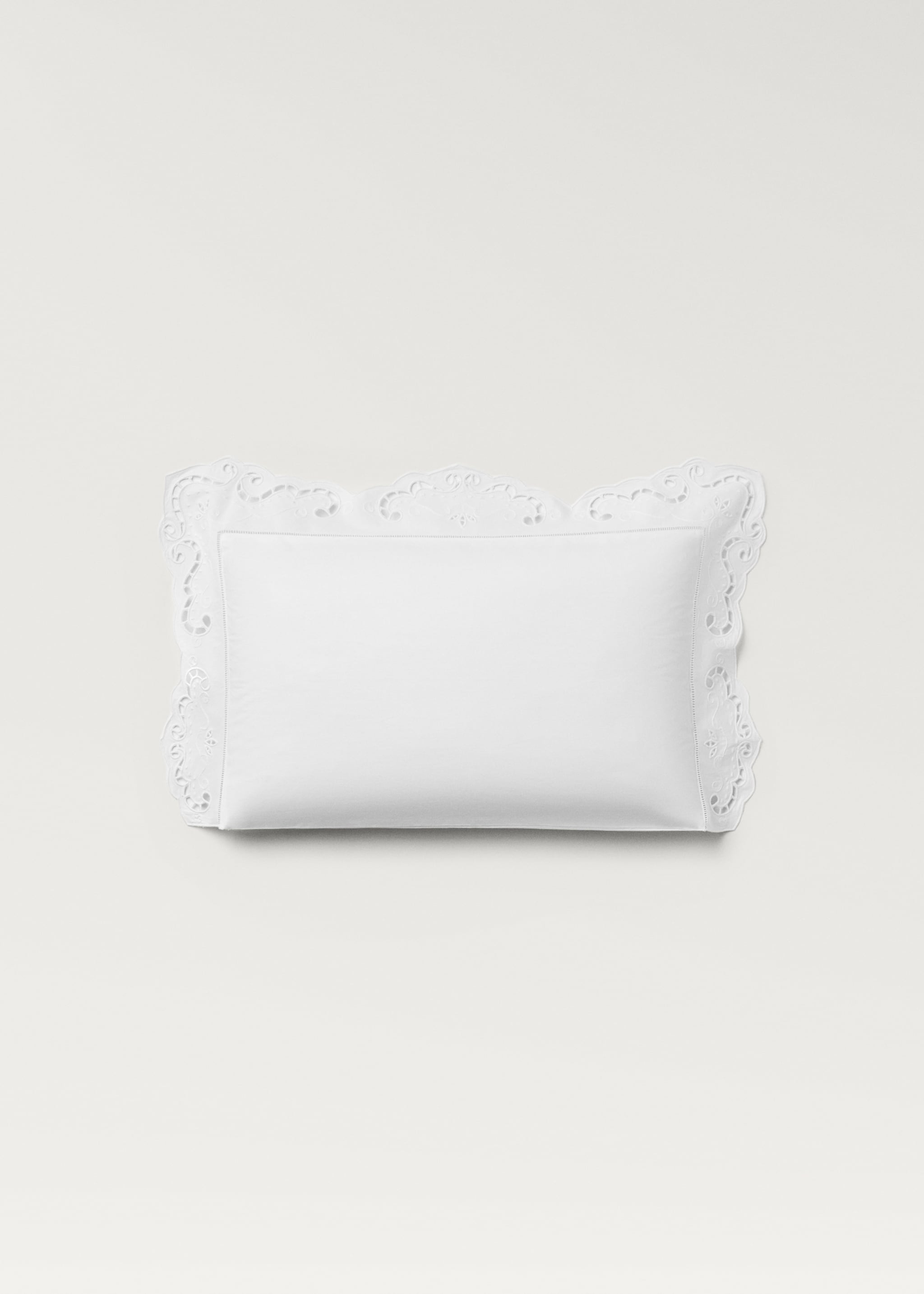 Cotton pillowcase with openwork embroidery 30x50 cm - Article without model, White. Ref: 87012994-00.