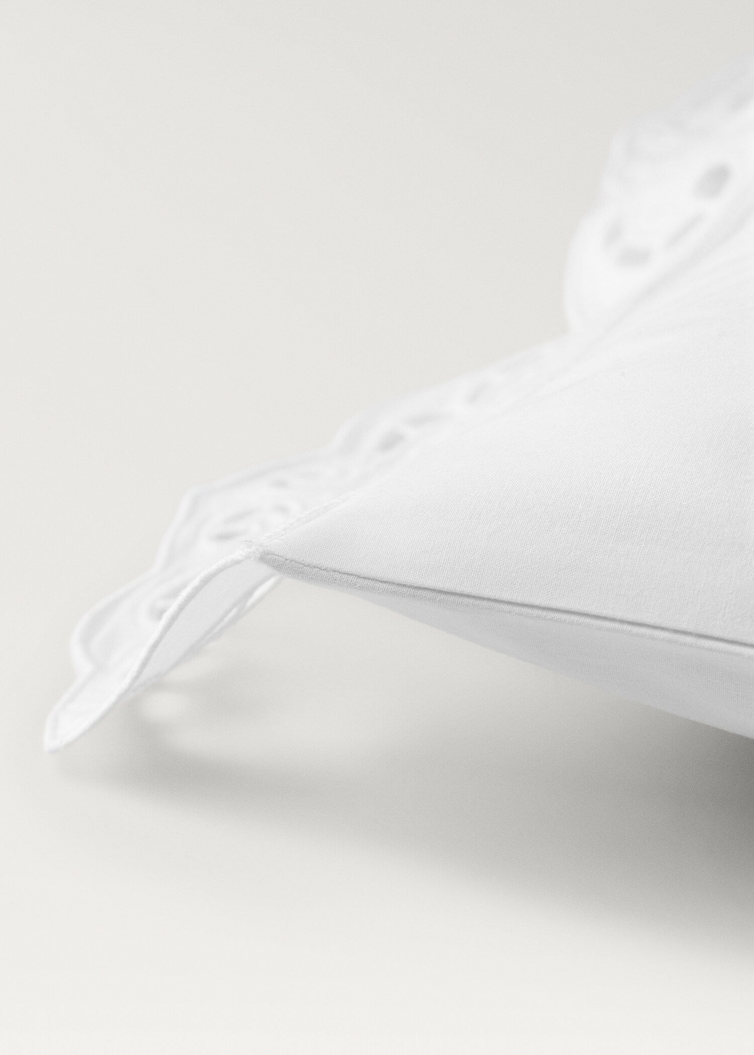 Cotton pillowcase with openwork embroidery 30x50 cm - Details of the article 4