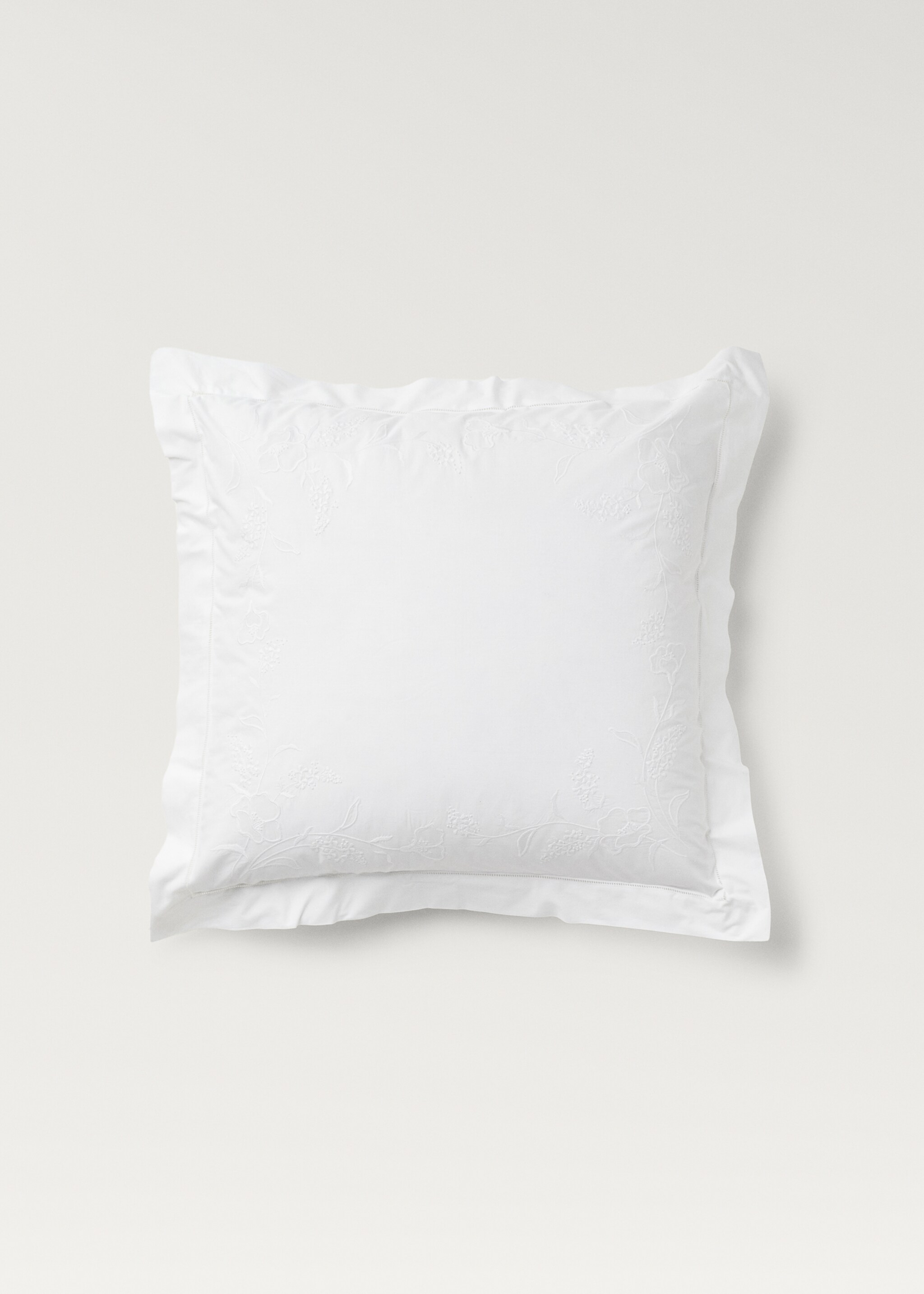 Two cotton pillowcases with hand-embroidered flowers 60x60 cm - Article without model, White. Ref: 87012997-00.