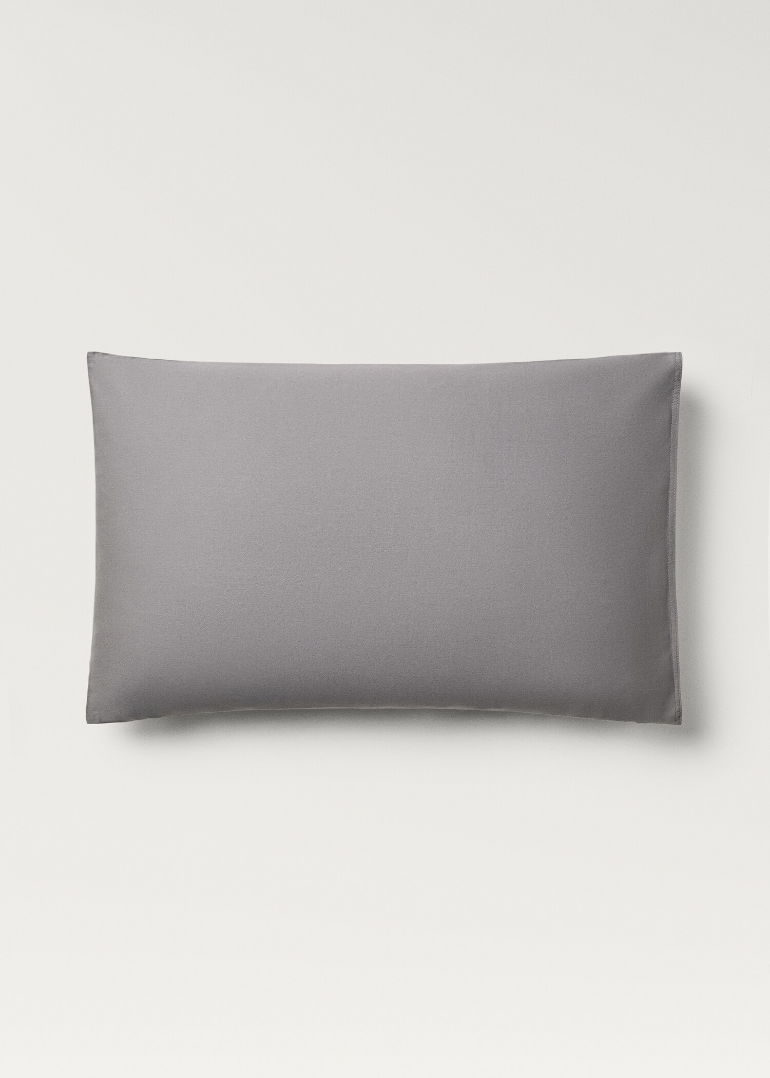 Zwei Kissenbezüge aus gewaschener Baumwollsatin mit doppelter Steppnaht, 50 x 75 cm - Artikel ohne Model