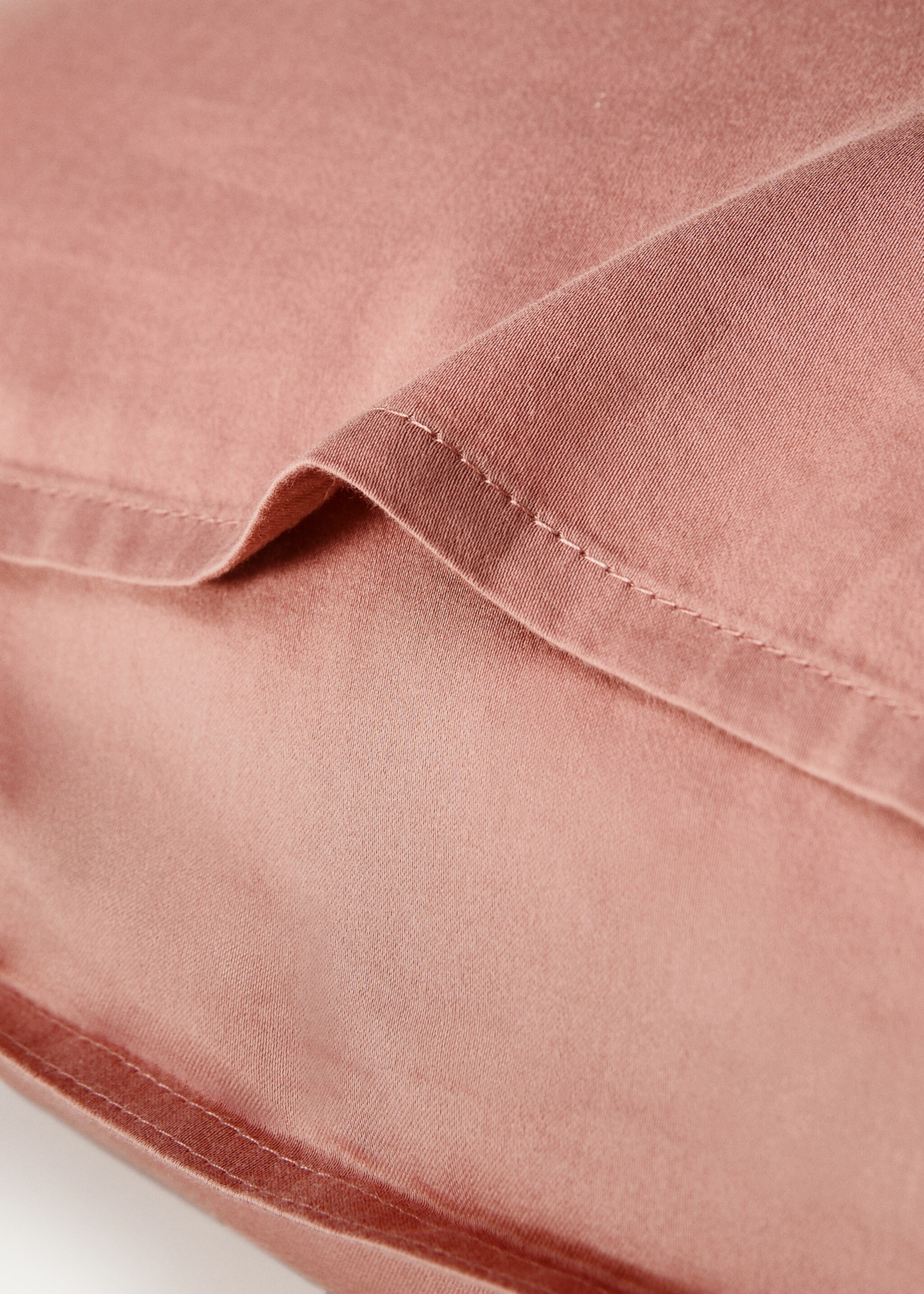 Two washed cotton satin pillowcases with double stitching 60x60 cm - Details of the article 1