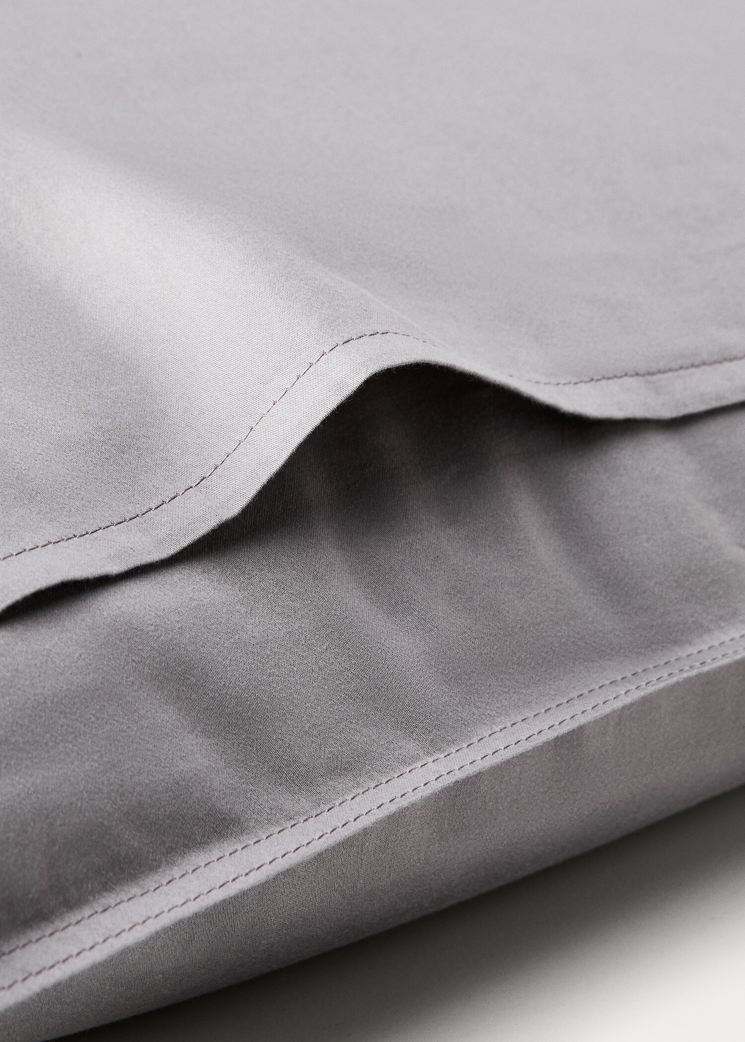 Two washed cotton satin pillowcases with double stitching 60x60 cm - Details of the article 3