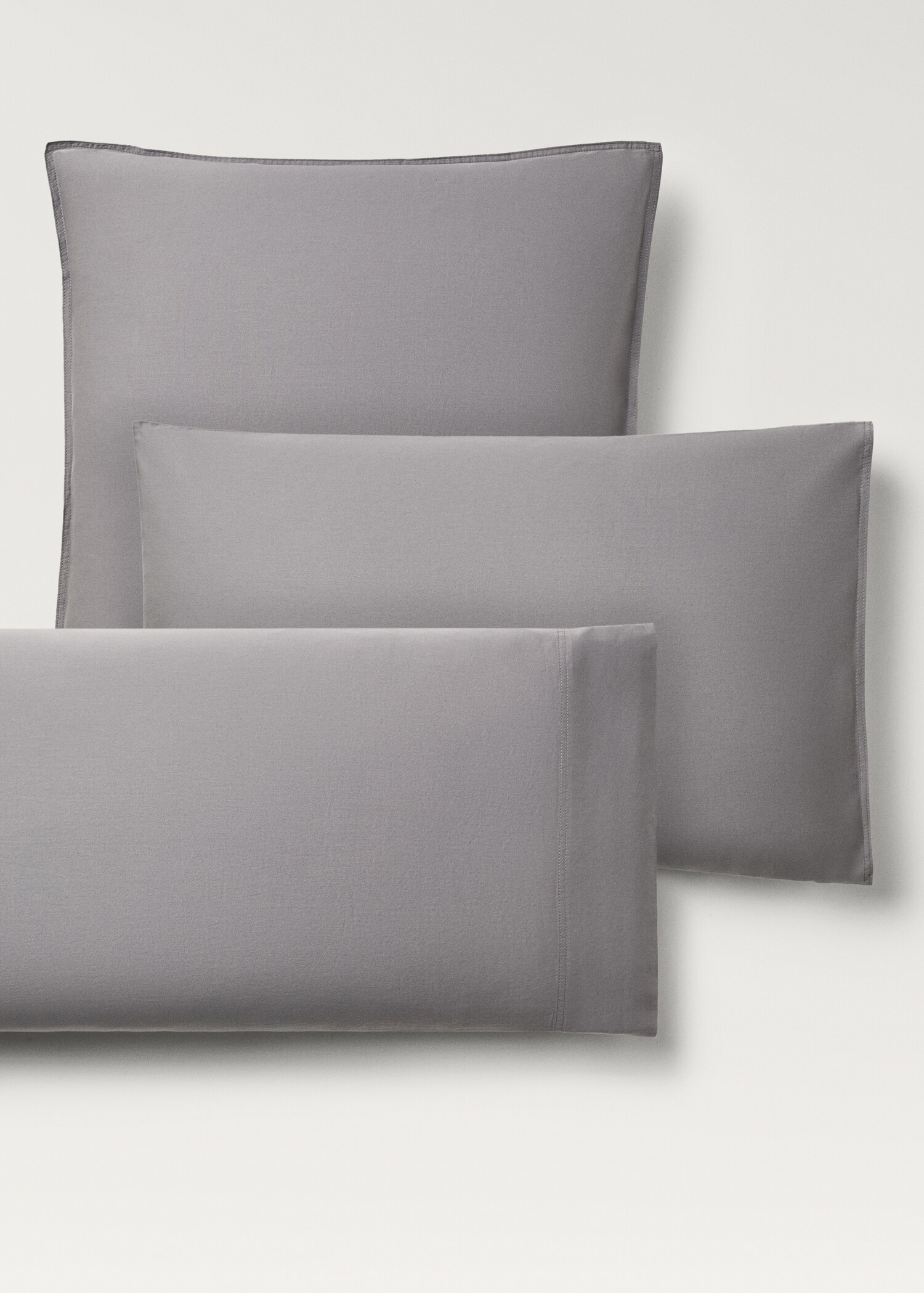 Two washed cotton satin pillowcases with double stitching 60x60 cm - Details of the article 4