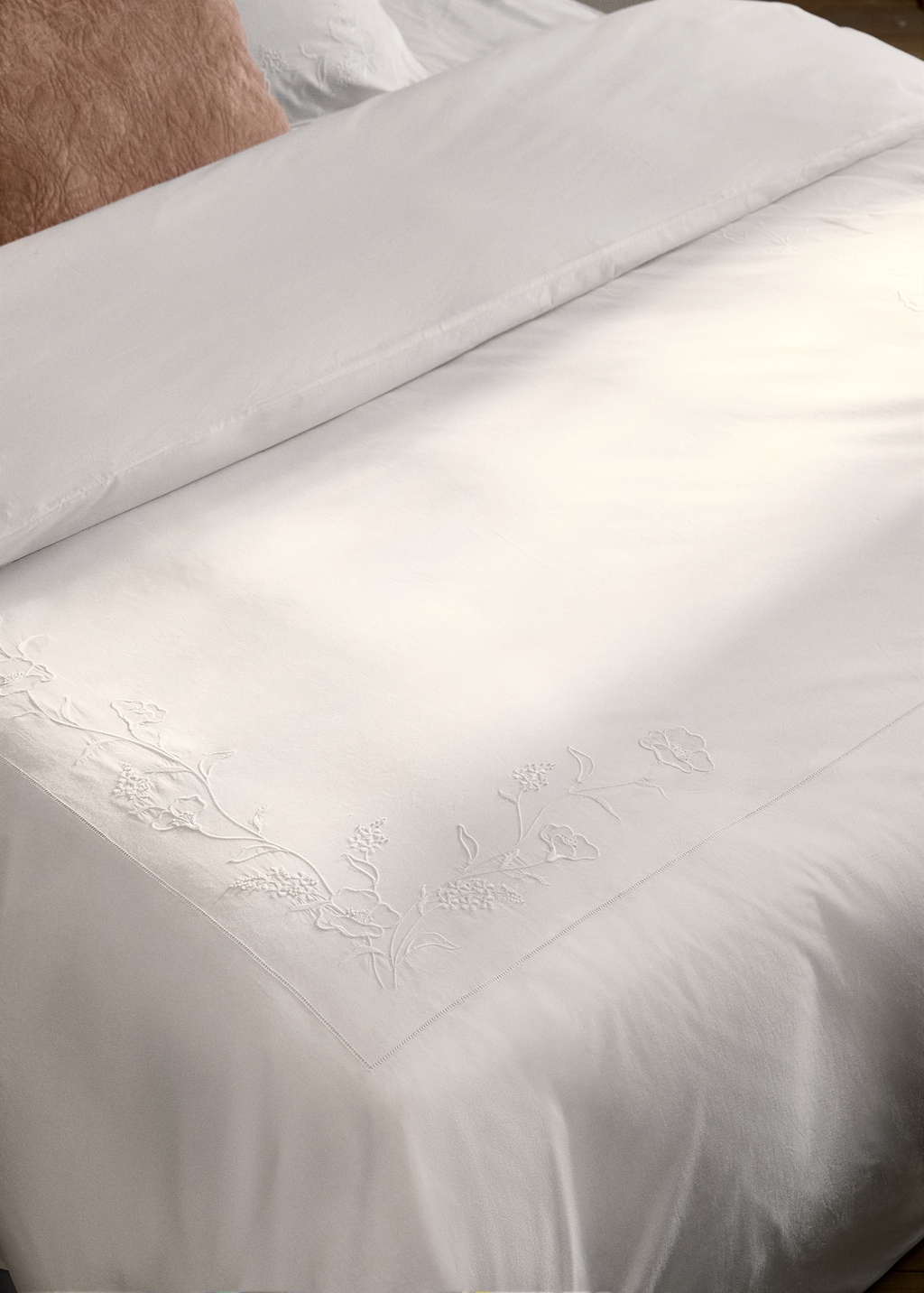 Cotton duvet cover with hand-embroidered flowers for 90 cm bed