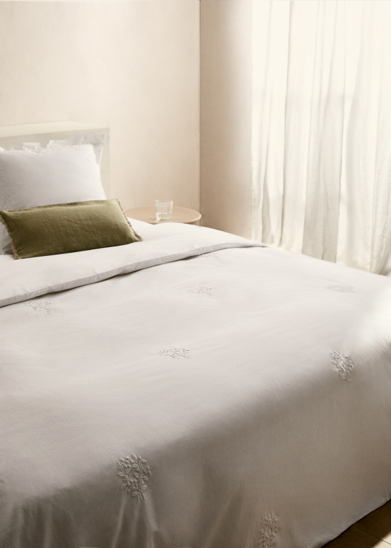 Bettbezug aus Baumwoll-Perkal mit Blumenstickerei, für 90 cm Bett - Detail des Artikels 7