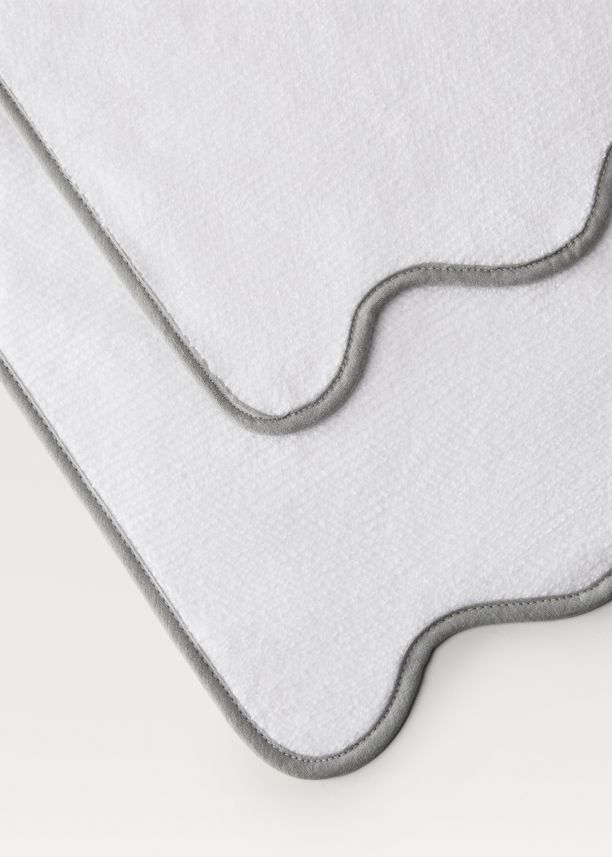 Rice-stitch washbasin towel with waves - Details of the article 2