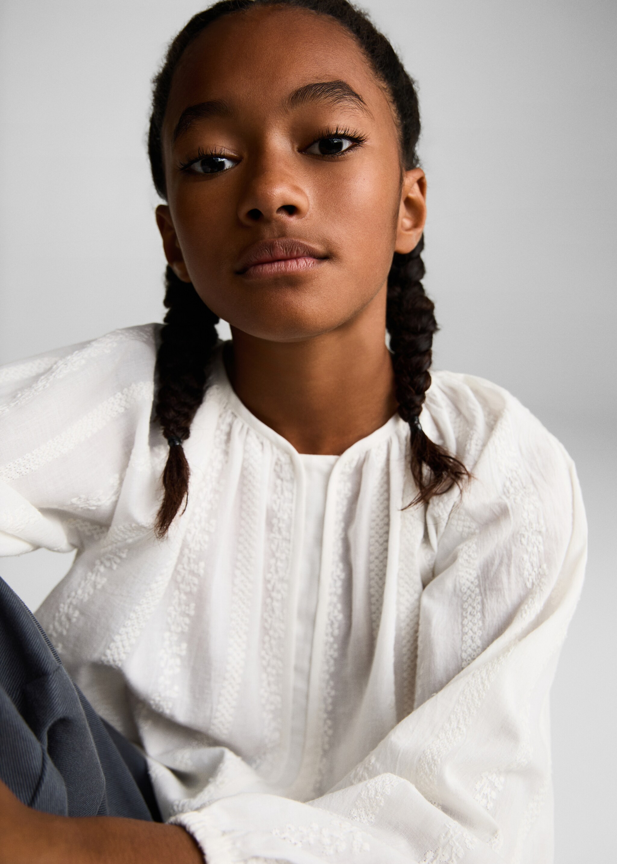 Cotton blouse with embroidered details - Details of the article 1
