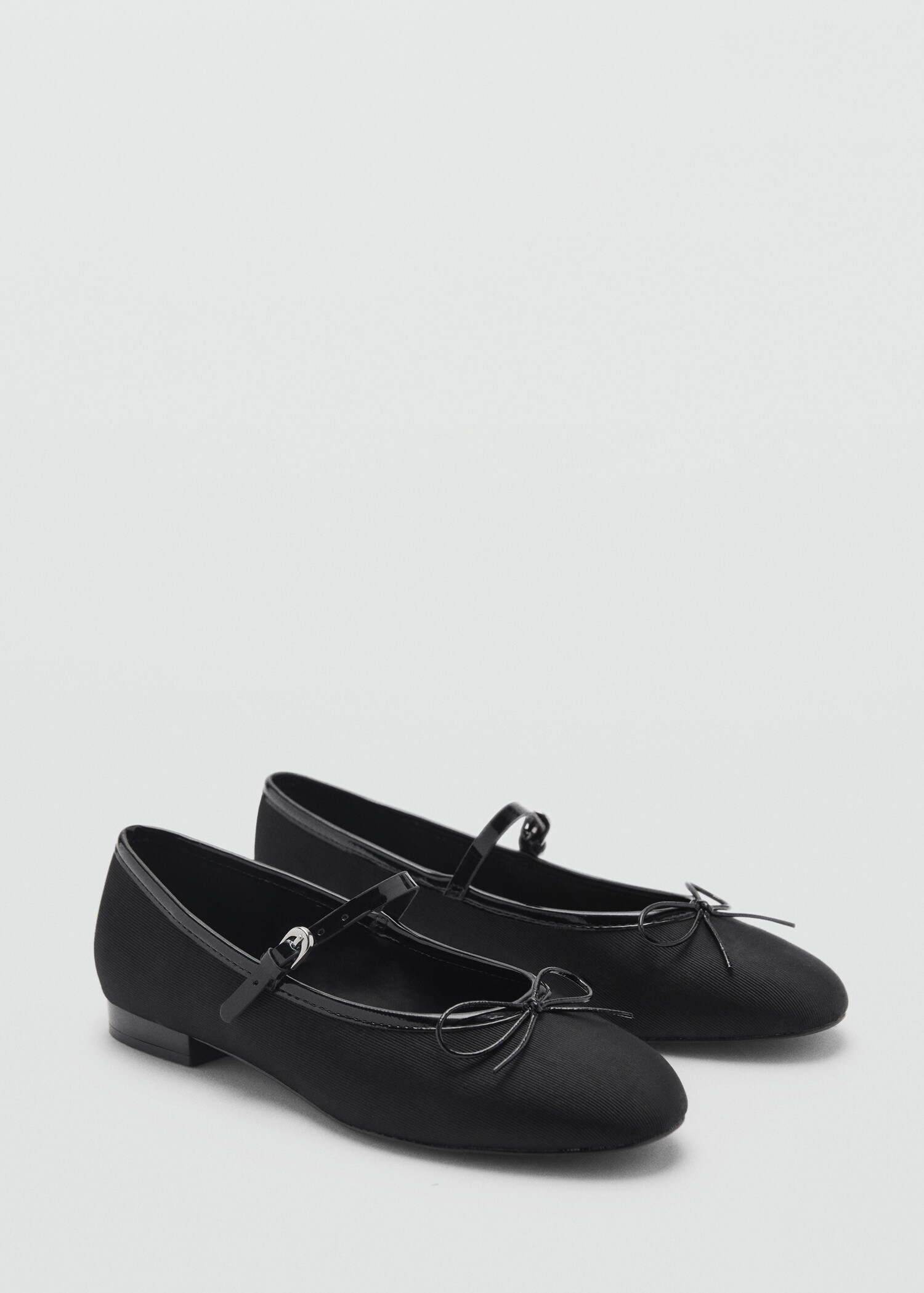 Ballerinas with strip and bow detail - Medium plane